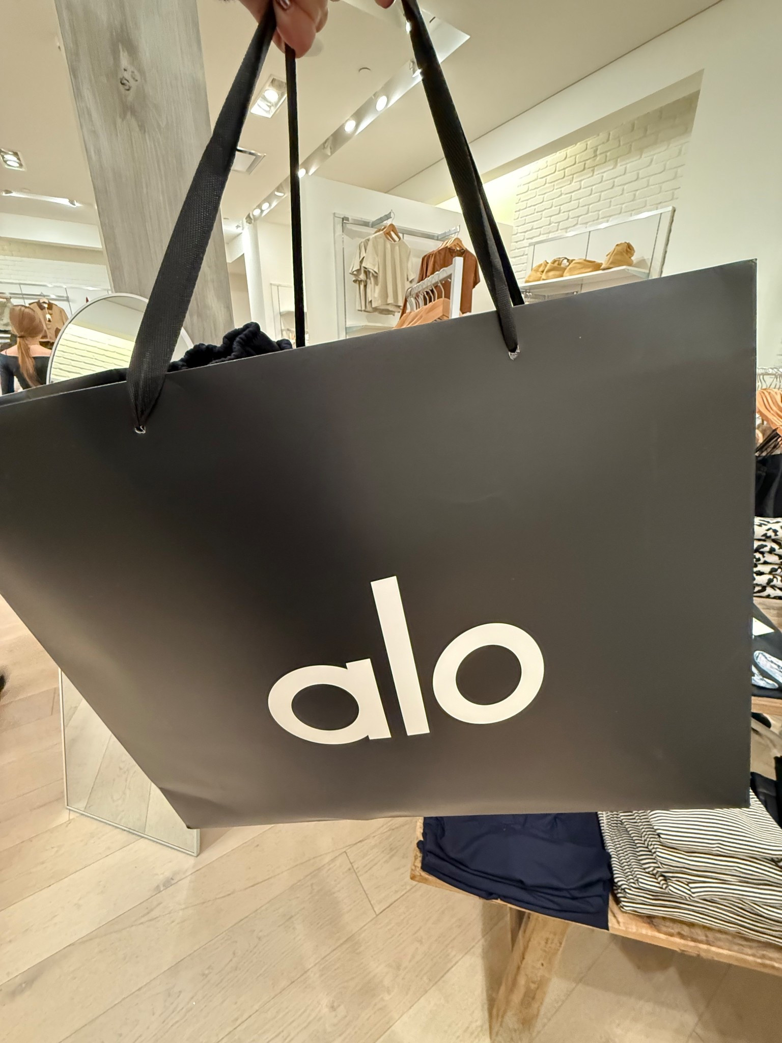 What I bought at Alo this week
Small in both!

ALO SALE 🖤 30% off sitewide - must be a member and use code SINGLES 

#LTKSaleAlert #LTKCyberWeek #LTKStyleTip