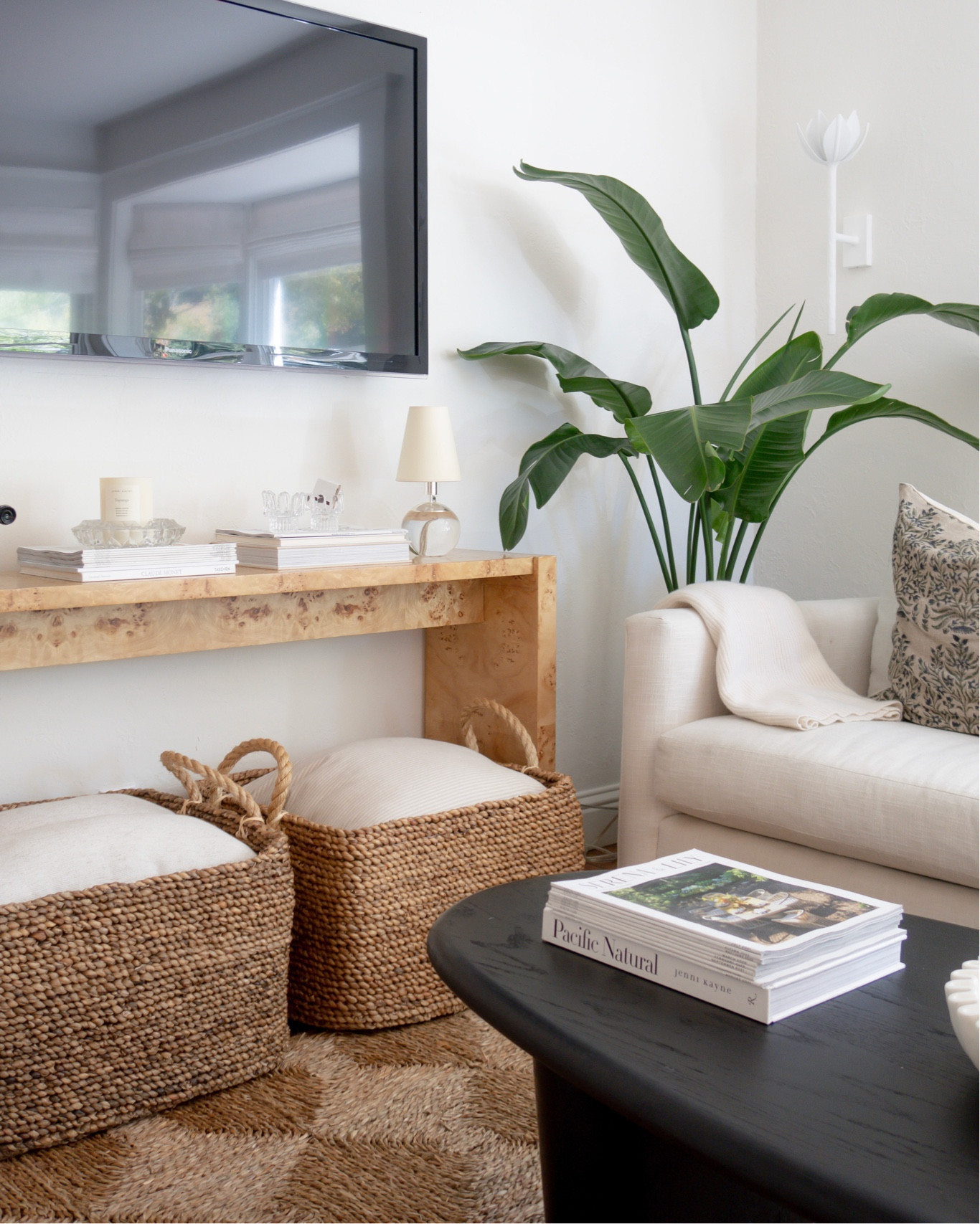 Home/living room things 〰️

Burl wood console: CB2
Coffee table: Lulu and Georgia
Mini Lamp: Visual Comfort
Sofa: Maiden Home
Pillow: Elsie Green 



#LTKfamily #LTKhome #LTKstyletip