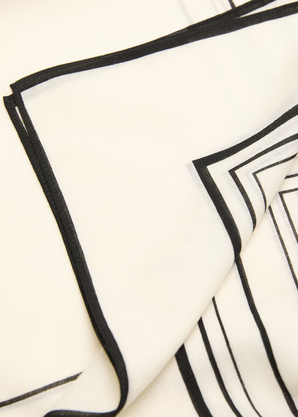 100% wool geometric-print foulard - Women | MANGO United Kingdom | MANGO (UK)