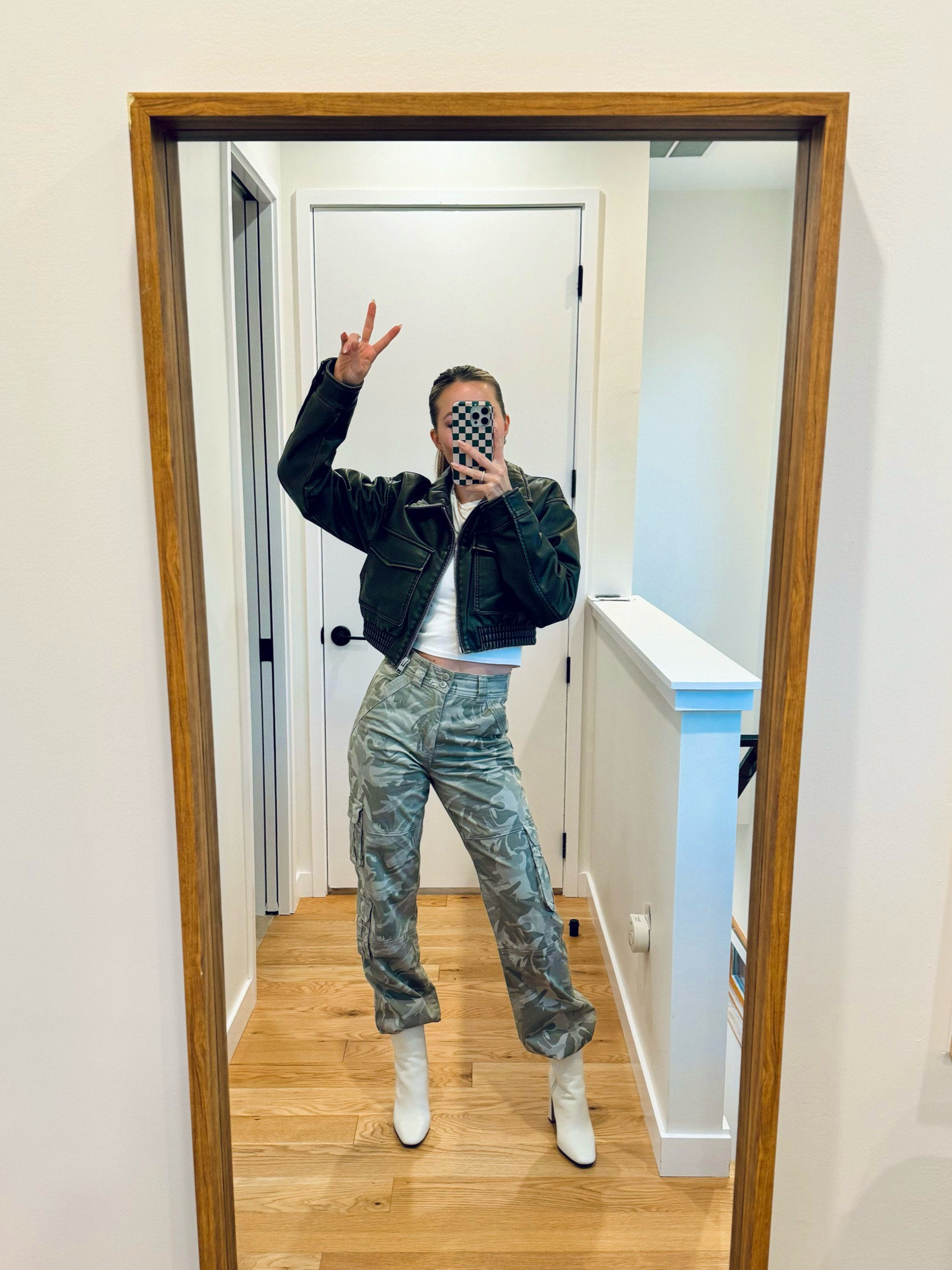 Date night🥂 Kyle told me in passing today that he loved my camo pants so I heard “wear your cano pants to dinner” 🙃 Recommend sizing down in the pants 

#LTKfindsunder100