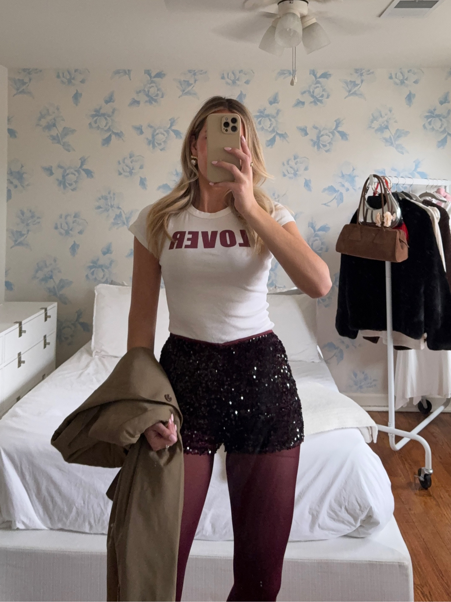 Valentine’s Day outfit inspo! Sequin shorts, graphic baby tee & more 

#LTKSeasonal #LTKFindsUnder50 #LTKFindsUnder100