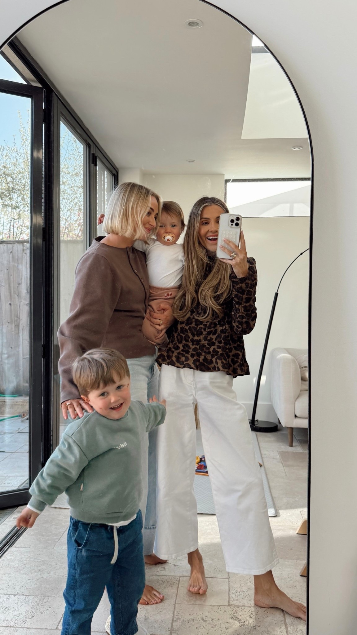 Love a good pair of white jeans 🤍

#LTKeurope #LTKjeans #LTKspring