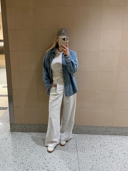 Airport outfit/ travel outfit true size in everything. Code AFKATHLEEN for pants. 26 r. Small in tops!