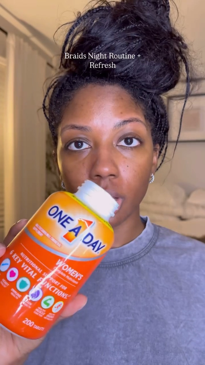 Details 👇🏾

This isn’t my routine every night. This night I knew I wanted to wear my hair parted down the middle so I laid my hair down with the @hairitagebymindy curl mousse + a little water

I’ve been using the @cecred restoring hair & edge drops every night. Stay tuned for my 2 weeks results!

I’ve been using @nutrafol for almost a year now and it’s a staple & yes it really does work. Consistency is key. Discount is linked in bio 

#braidsseason #nightroutine #cecred #nutrafol #hairitagebymindy