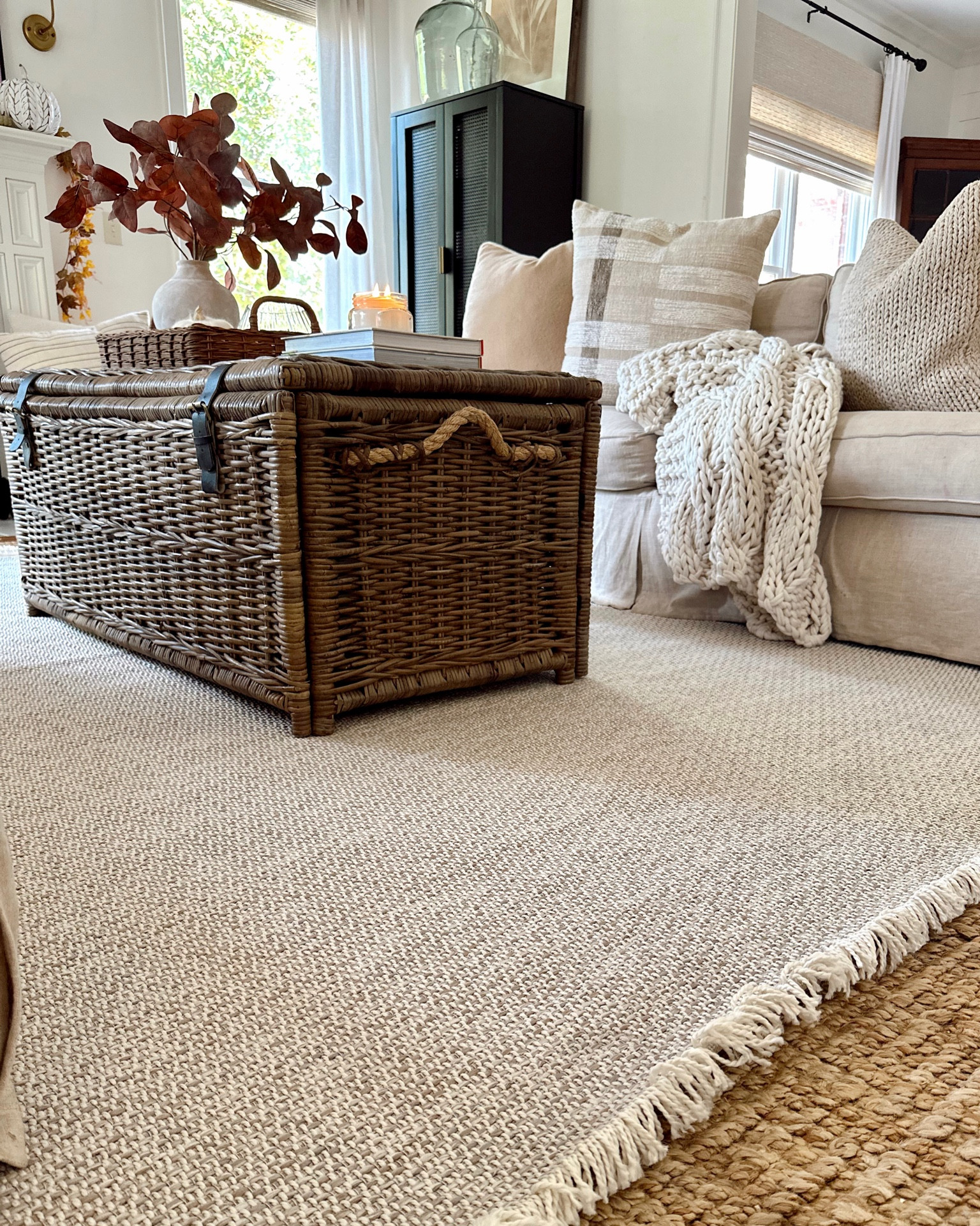 New cozy rug for our living room, I’m obsessed! // Loloi rug // modern farmhouse rug // indoor and outdoor rug 