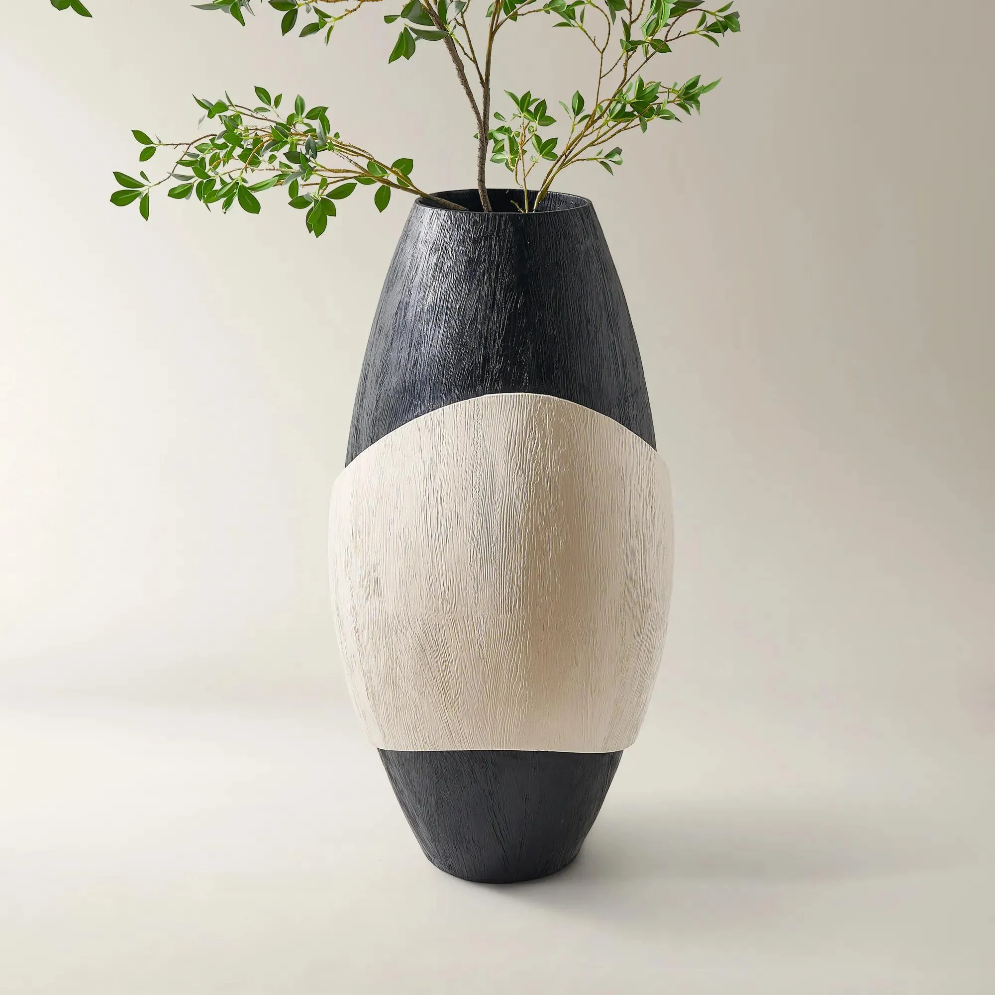 Domino Floor Vase | Z Gallerie