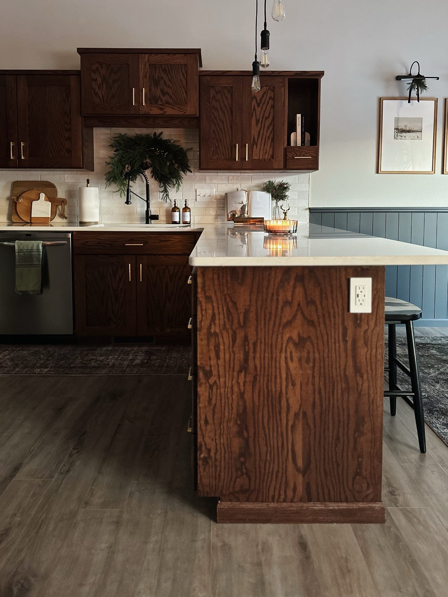 Simple holiday kitchen decor!



#LTKHoliday #LTKhome #LTKSeasonal