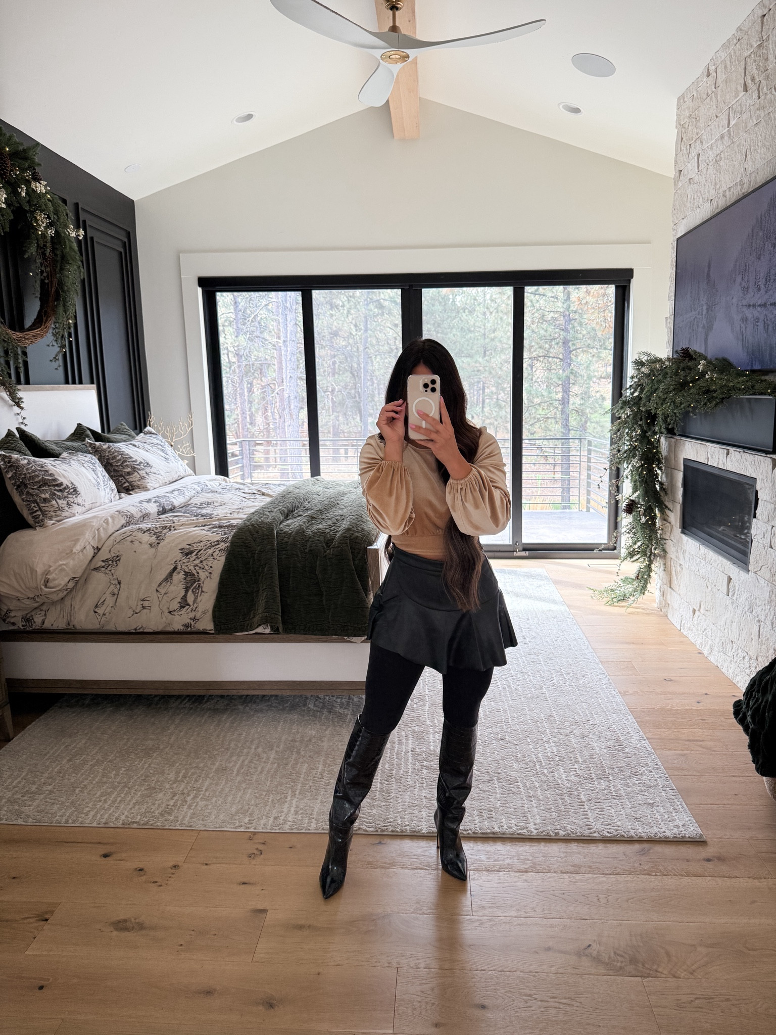 Time to decorate the rest of the house for Christmas. I bought the top and bottom last year so I’m sharing similar outfit options below. This bedding is from Pottery Barn and I am obsessed with how good it looks with the Christmas decor.

#LTKStyleTip #LTKHome #LTKHoliday