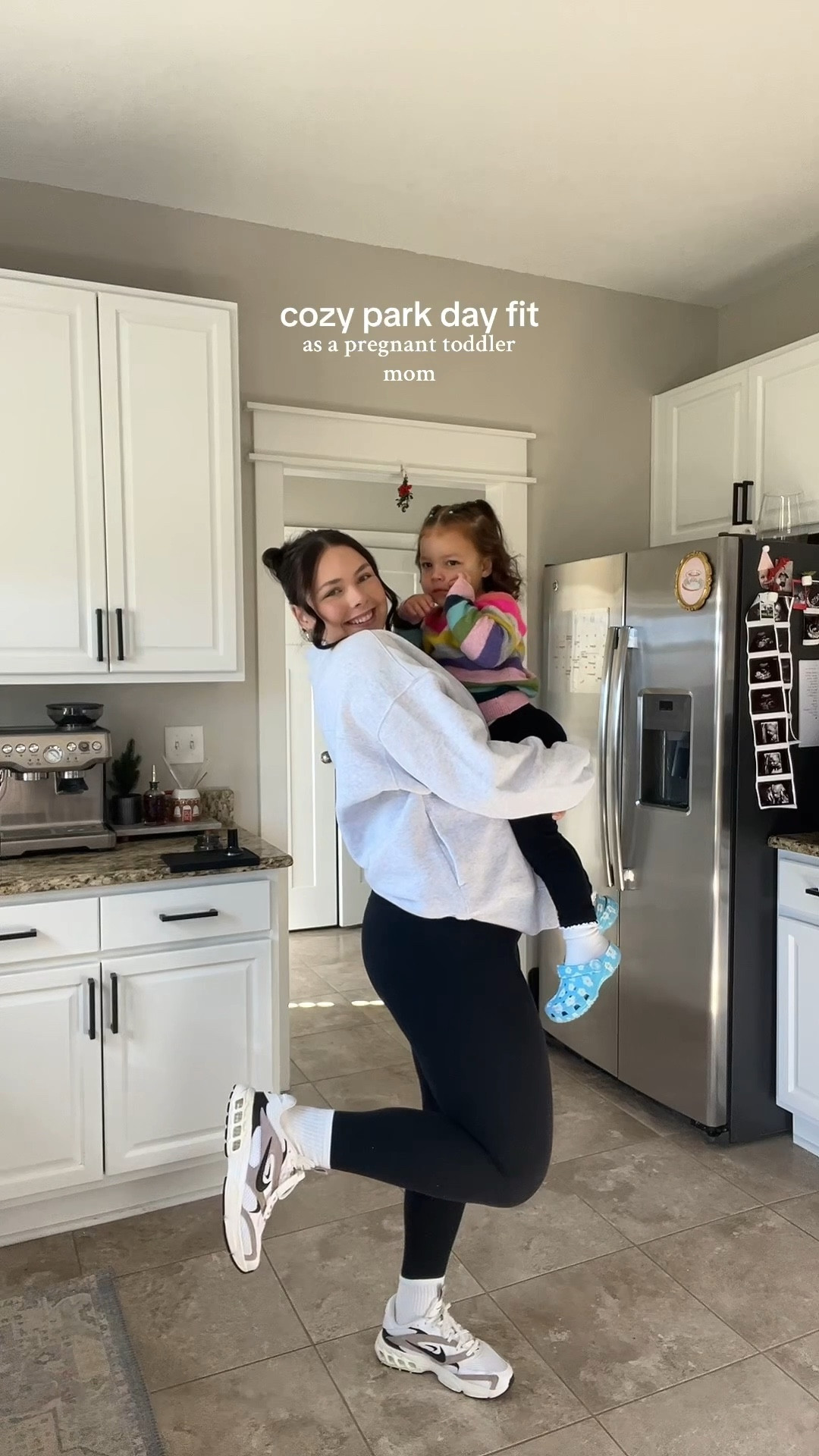 comfy SAHM outfit! 🤍  sweatshirt is 40% off rn! #aerie #comfyootd

#LTKFindsUnder100 #LTKMidsize #LTKSaleAlert