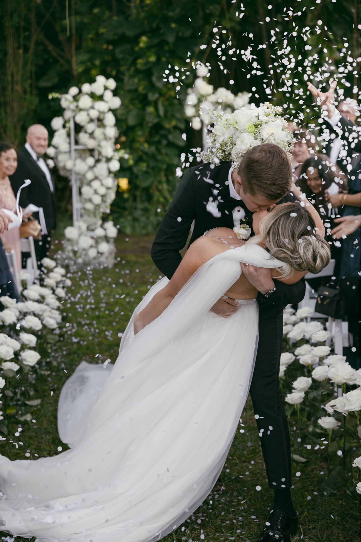 water dissolvable confetti toss

#LTKwedding #LTKfindsunder50 #LTKstyletip