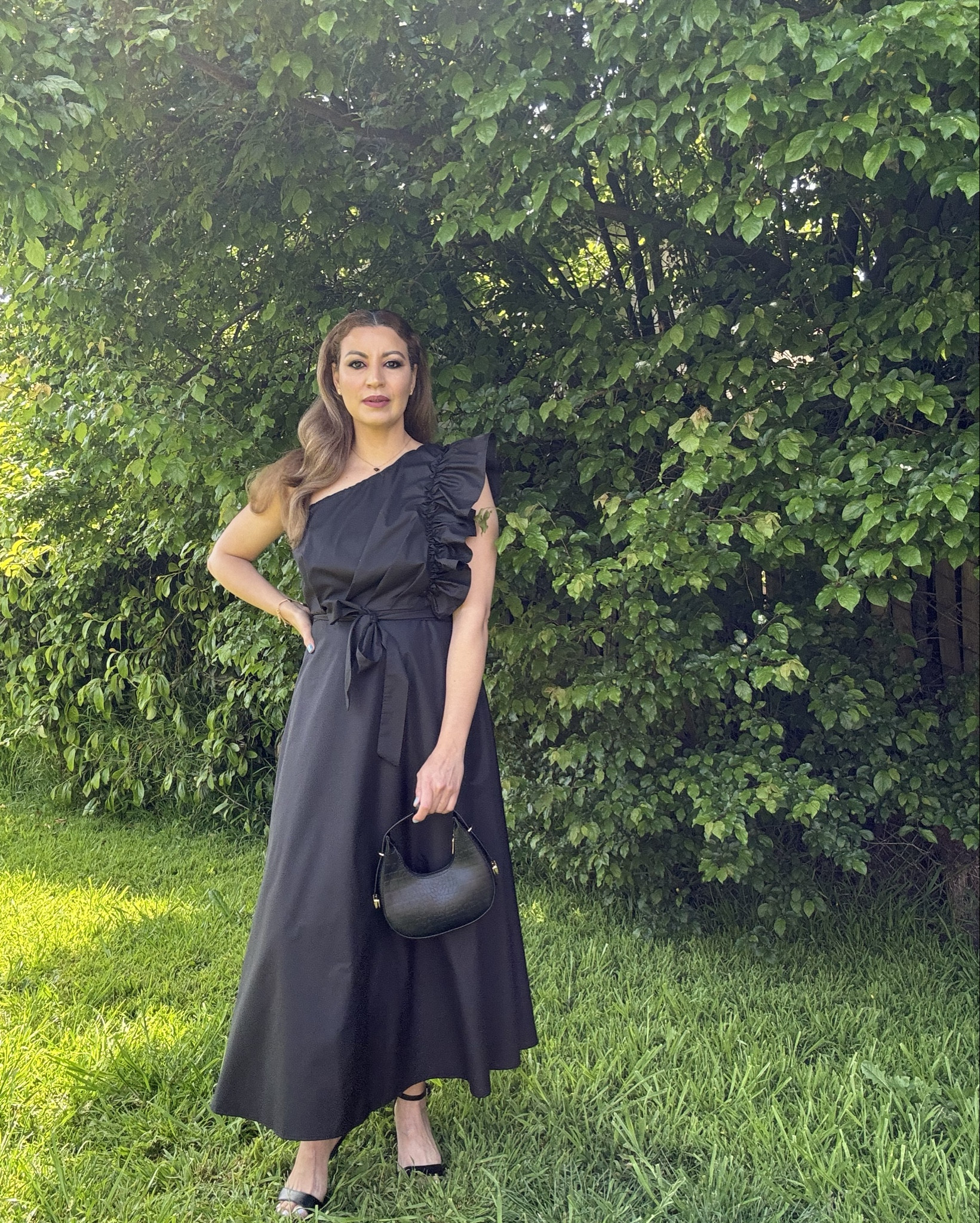 Graduation Dress
Spring dress
Wedding dress


ZESICA Vestido de verano con volantes de un hombro para mujer, sin mangas, cintura imperio, bohemio, fluido.
Tiene zíper en el costado derecho y corresponde el size .
De refe utilizo el size:M
Disposable en otros colores .

#LTKstyletip #LTKfindsunder50 #LTKwedding