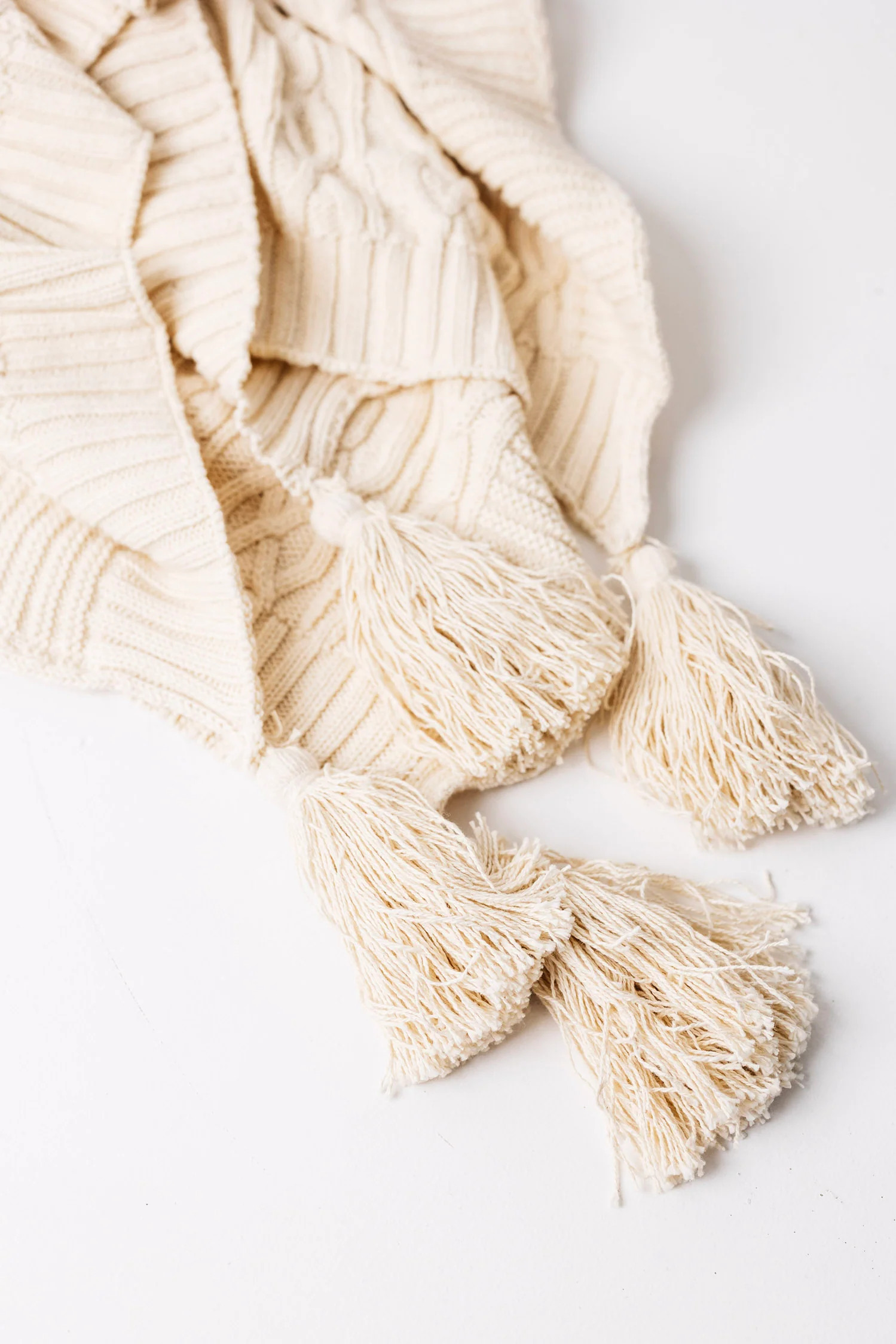 Celynne Throw | THELIFESTYLEDCO