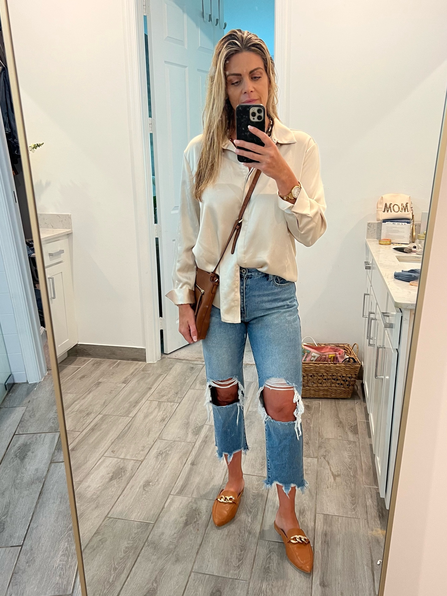 I don’t always wear pink😉these jeans are my favorite go to and can be dressed up or down! 
#outfits #jeans

#LTKworkwear #LTKFind #LTKstyletip