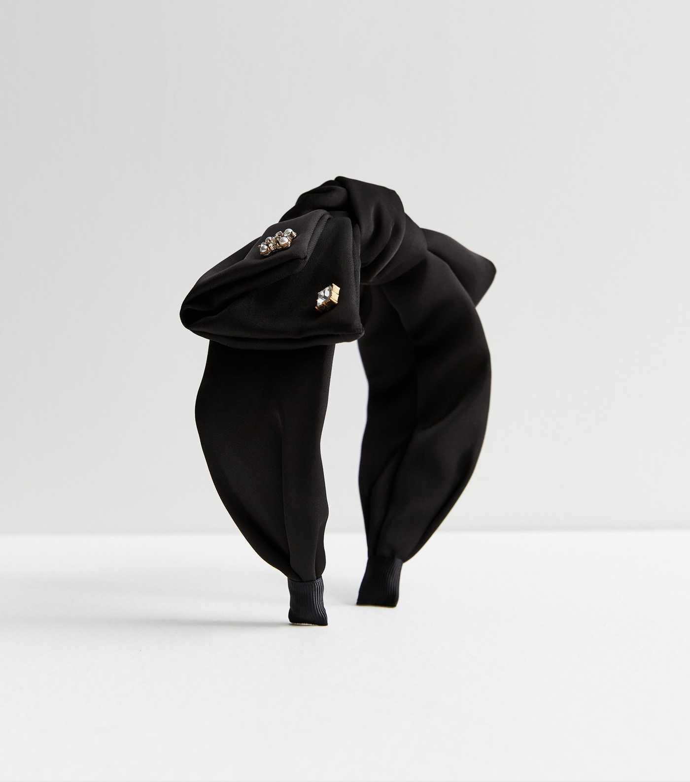 Black Satin Wide Knot Bow Headband
						
						Add to Saved Items
						Remove from Saved Items | New Look (UK)