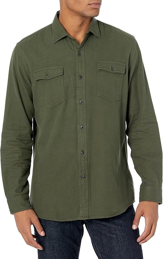 Amazon Essentials Men's Regular-Fit Long-Sleeve Two-Pocket Flannel Shirt | Amazon (US)