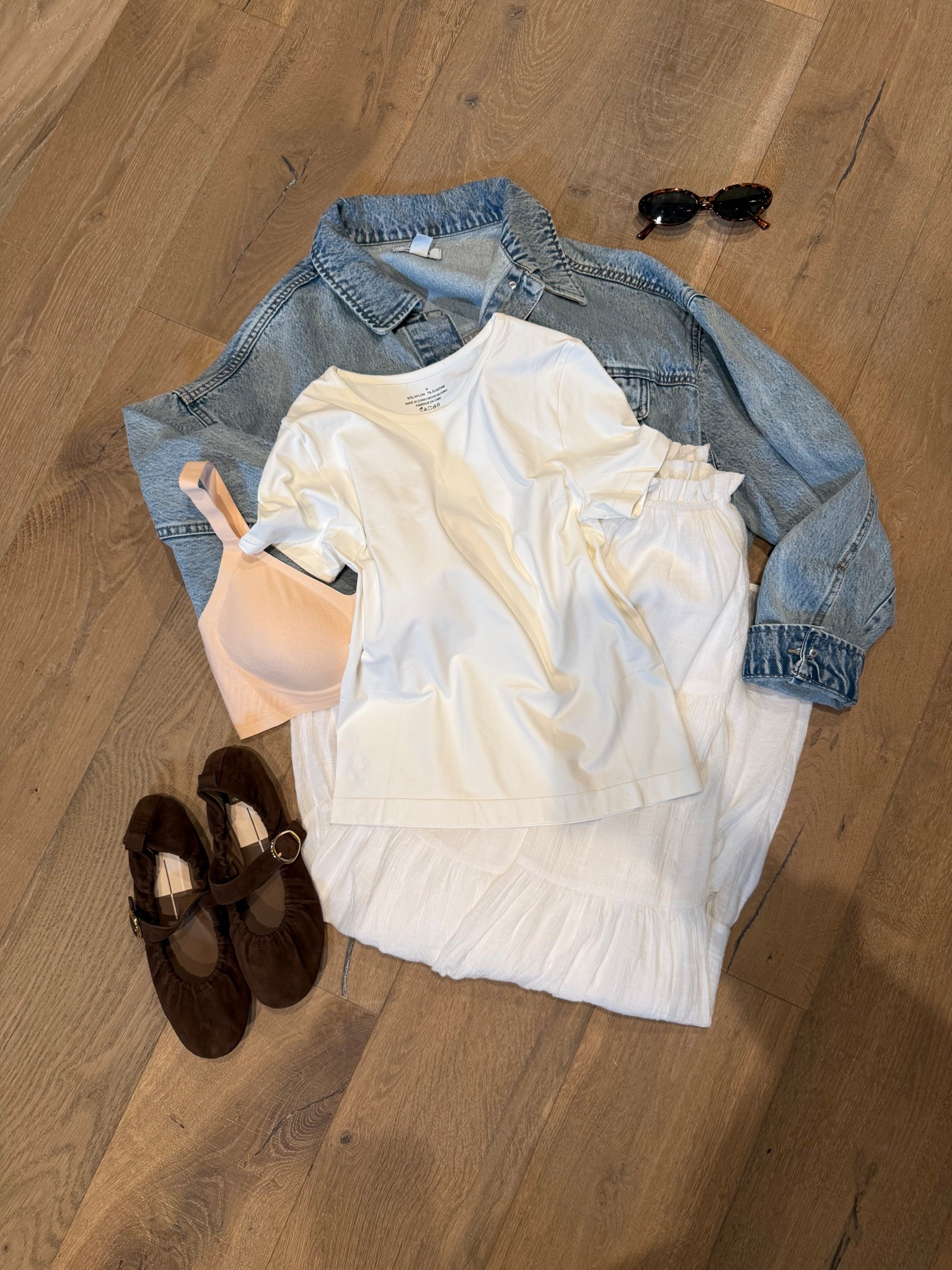 Can’t wait to wear this look in the spring! White and denim can’t go wrong✨

Top: medium 
Bra:small

Dressupbuttercup.com #dressupbuttercup #dederaad


#LTKmomlife #LTKootd #LTKgrwm