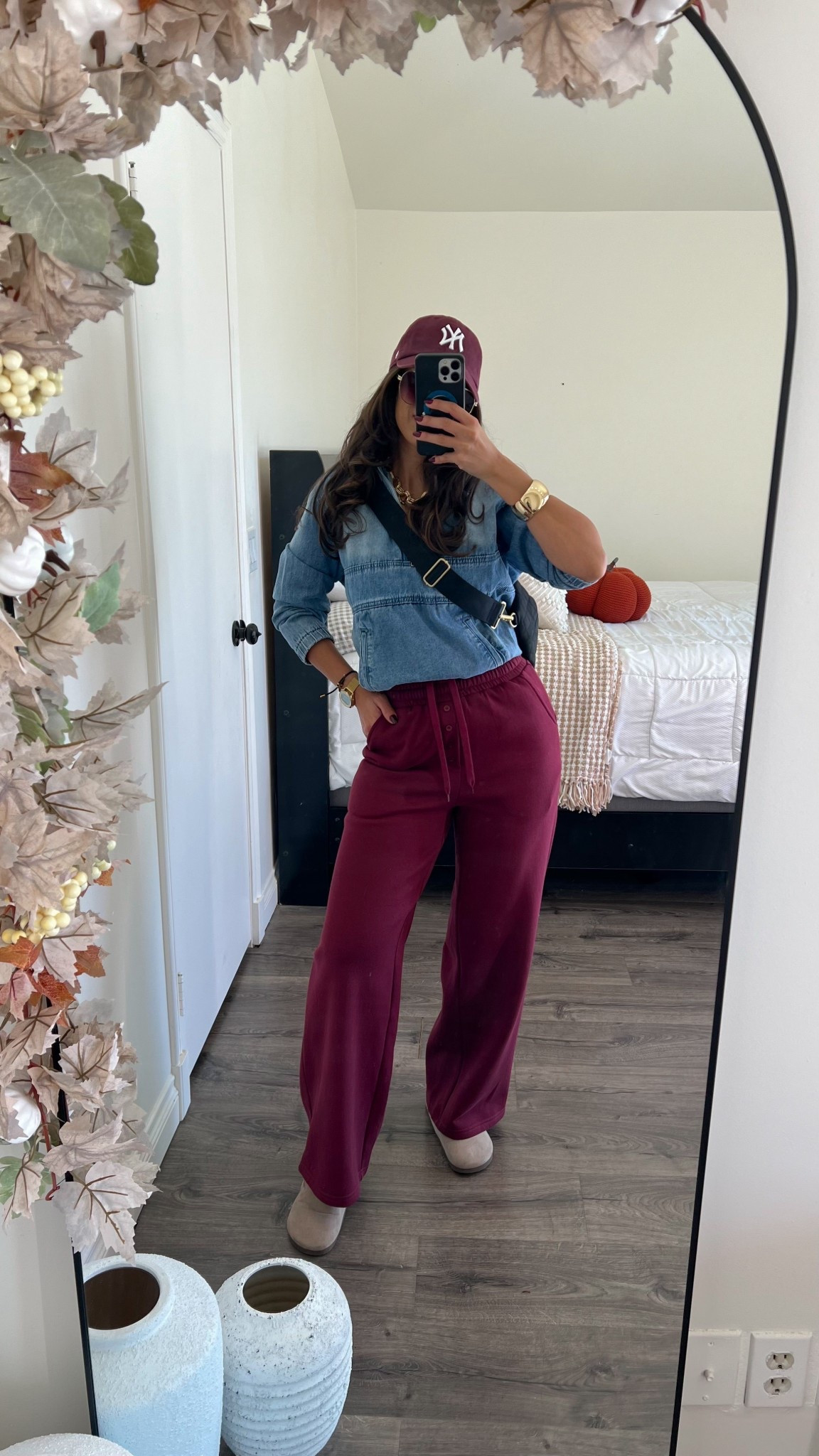 Sweatpants outfit idea for fall. So comfy and elevated

#LTKSeasonal #LTKStyleTip #LTKFindsUnder50