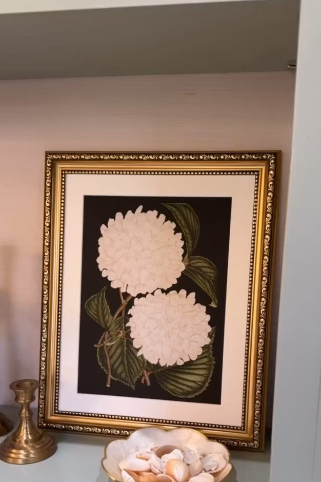 People always ask me where I got this piece of art. Believe it or not it’s from Amazon and under $25 😍

#LTKSaleAlert #LTKFindsUnder50 #LTKHome