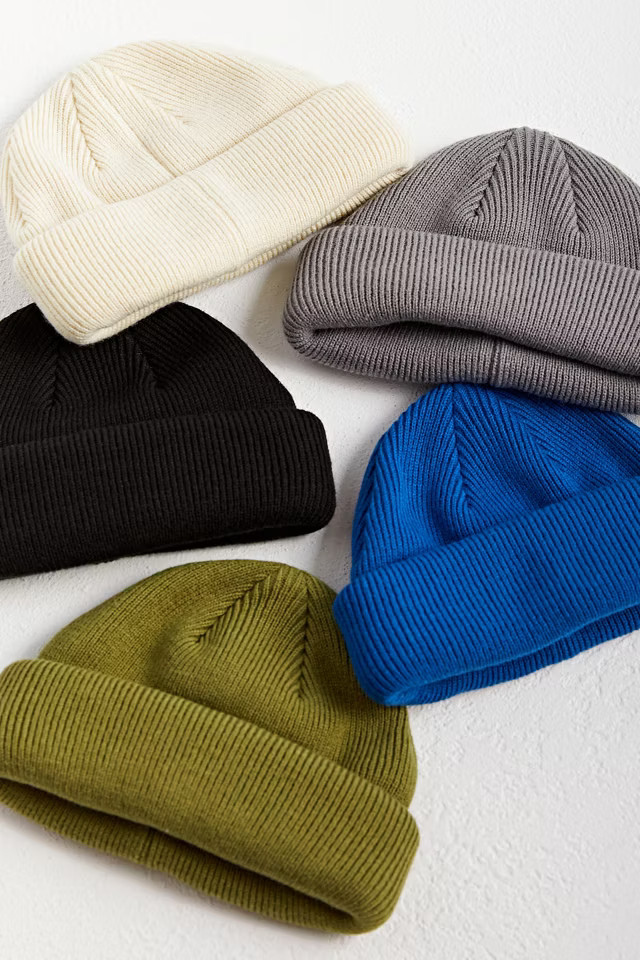 UO Short Roll Knit Beanie | Urban Outfitters (US and RoW)