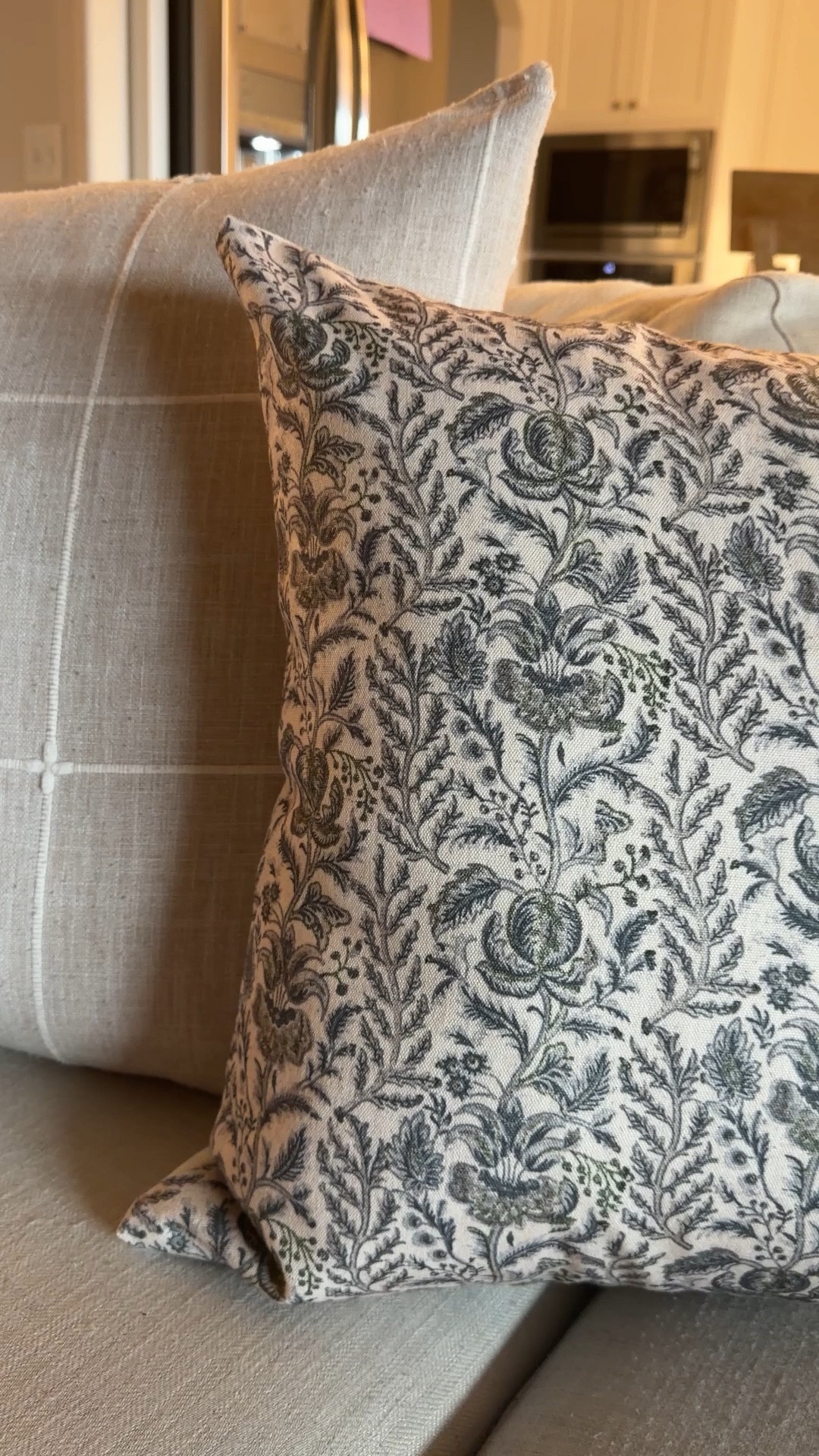 Spring pillow combo from Amazon

Inserts 24” (back) 22” (front)
Covers 22” (back) 20” (front)