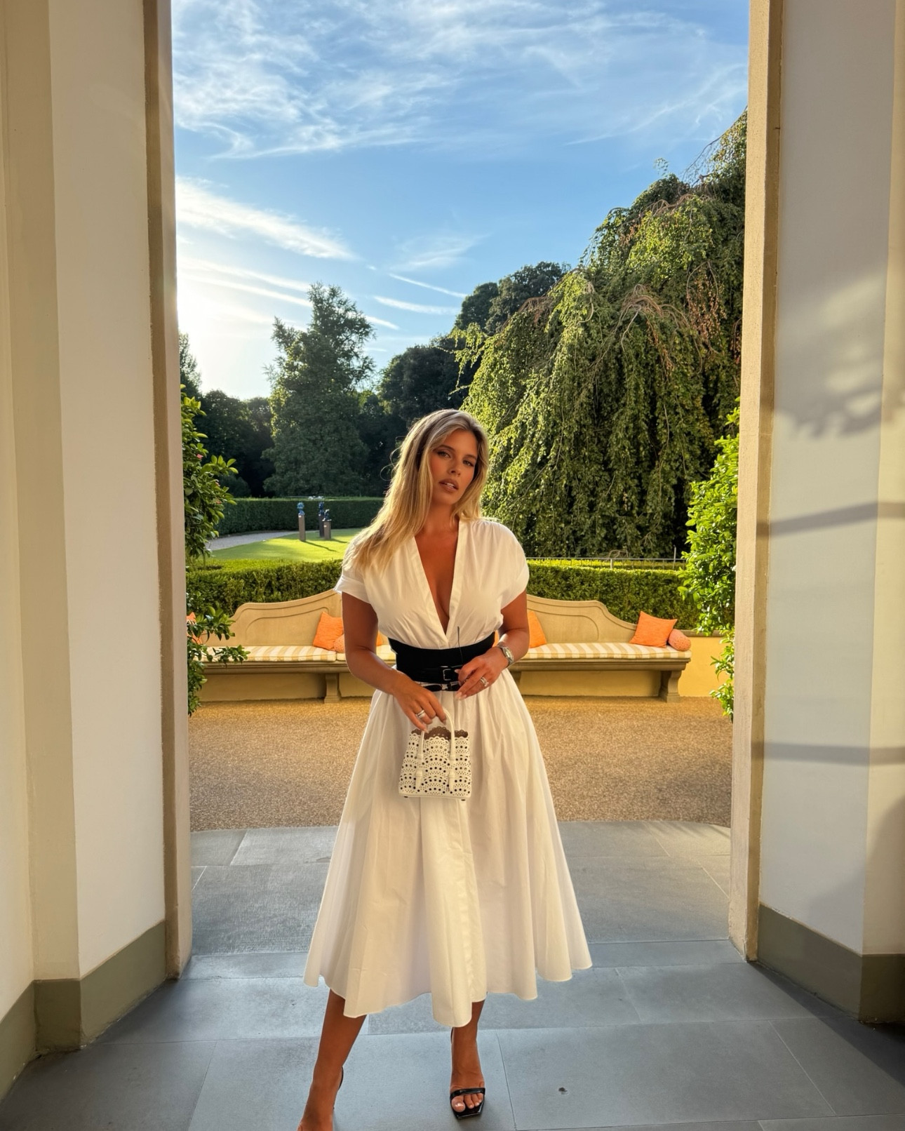 Summer is almost here! I’m wearing the Alaia belted cotton poplin midi dress ☀️