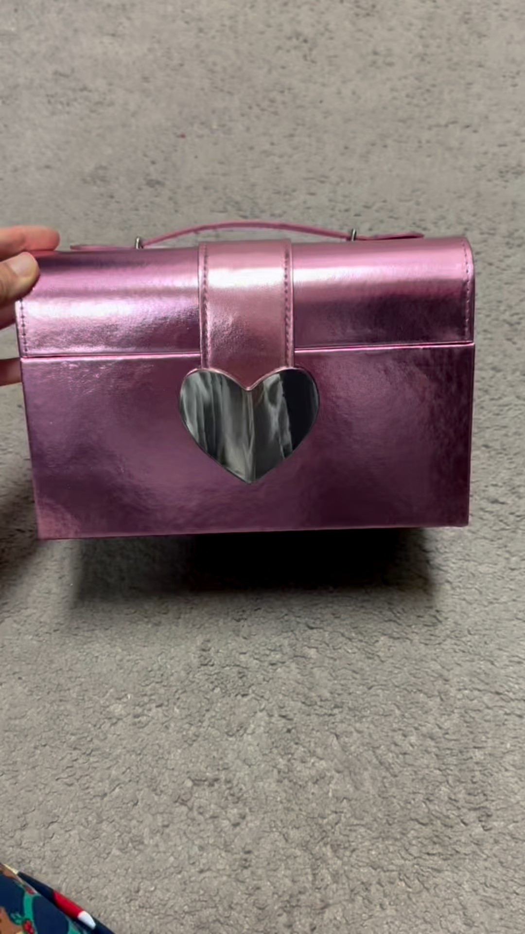 Kids makeup kit. This case is so cute! Awesome gift 🎁 Even better it’s on sale! 

#LTKBeauty #LTKKids #LTKSaleAlert