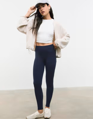 Stradivarius Soft high-rise sculpt leggings in navy blue | ASOS (Global)