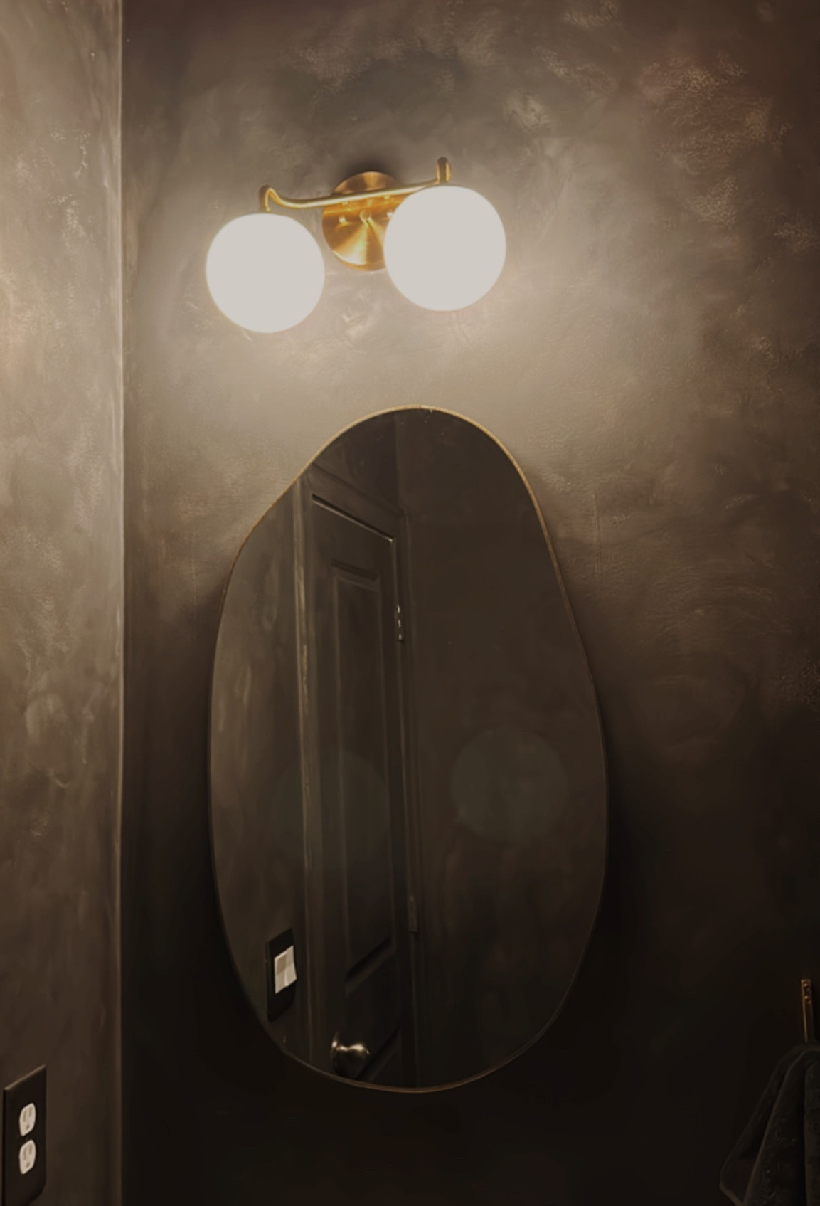 Organic shape mirror

#LTKhome #LTKFind #LTKunder100