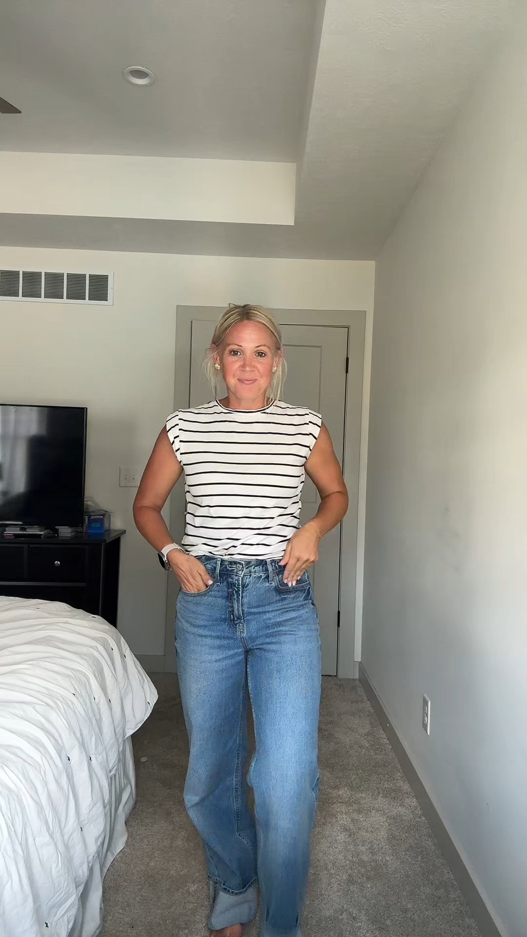 The COMFIEST Old Navy jeans 🤩 

#LTKWorkwear #LTKSaleAlert #LTKFindsUnder50