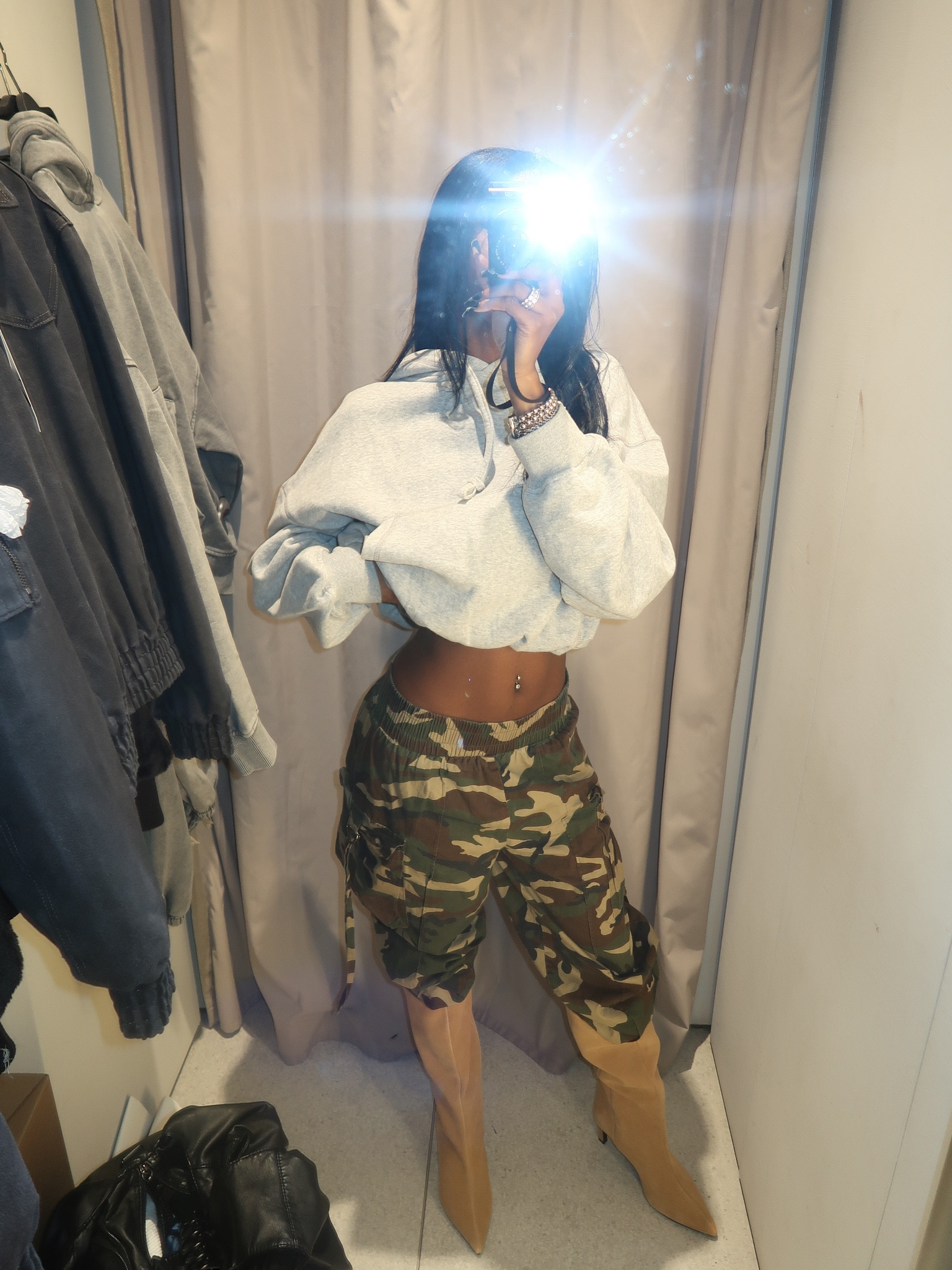 Pants: Fashion nova
Boots: Zara