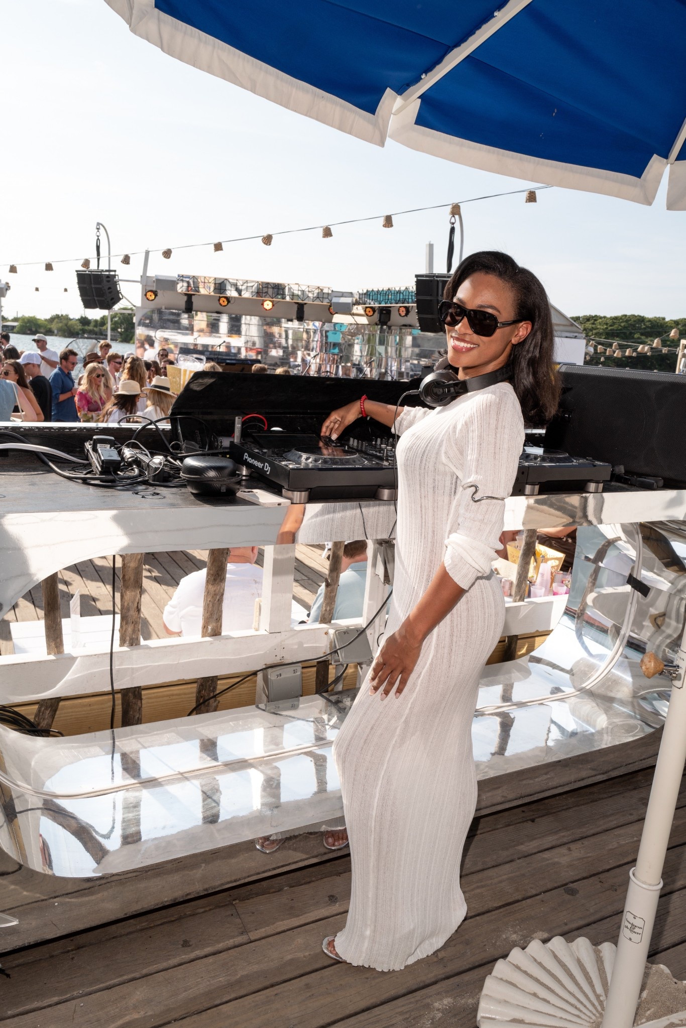 Hamptons chic 

#LTKFindsUnder100 #LTKSeasonal #LTKTravel