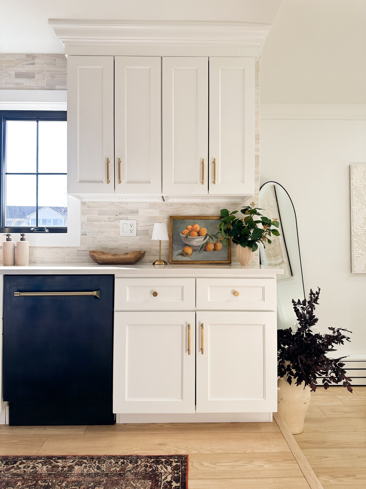 Clean & classic modern kitchen style. 

#LTKHome #LTKStyleTip