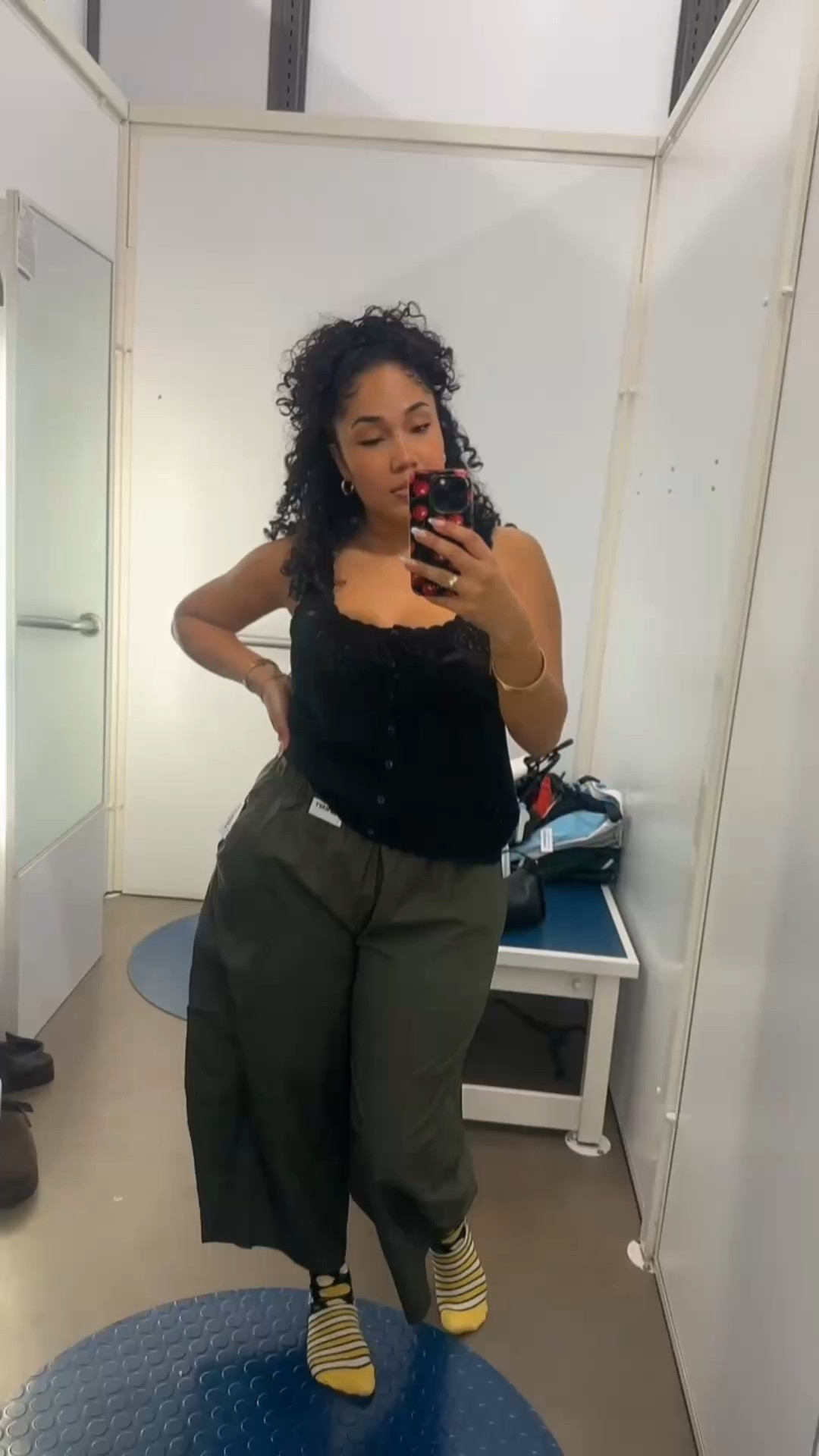 The black tank is giving elevated basic and these olive pants are so comfortable but still look styled. This is that “I didn’t try but I did” outfit.

Perfect for everyday wear, casual outings, or a comfy but put-together look. And everything is on sale! 

#everydayoutfit #neutralstyle #casualchic #oldnavyhaul #momstyle #ltkfashion


#LTKSaleAlert #LTKootd #LTKSeasonal