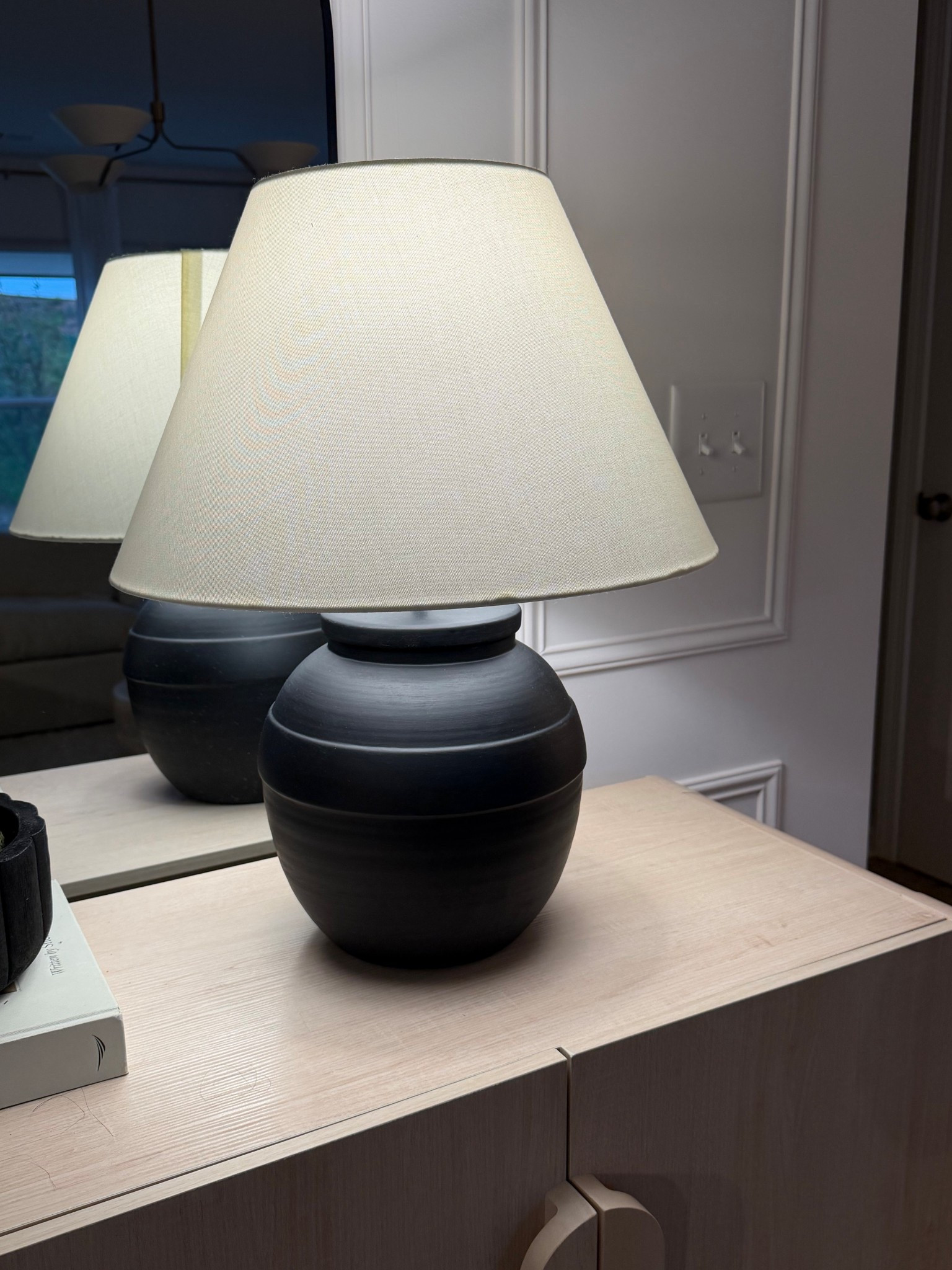 Modern transitional style table lamp in black 

#LTKSeasonal #LTKHome #LTKstorytime