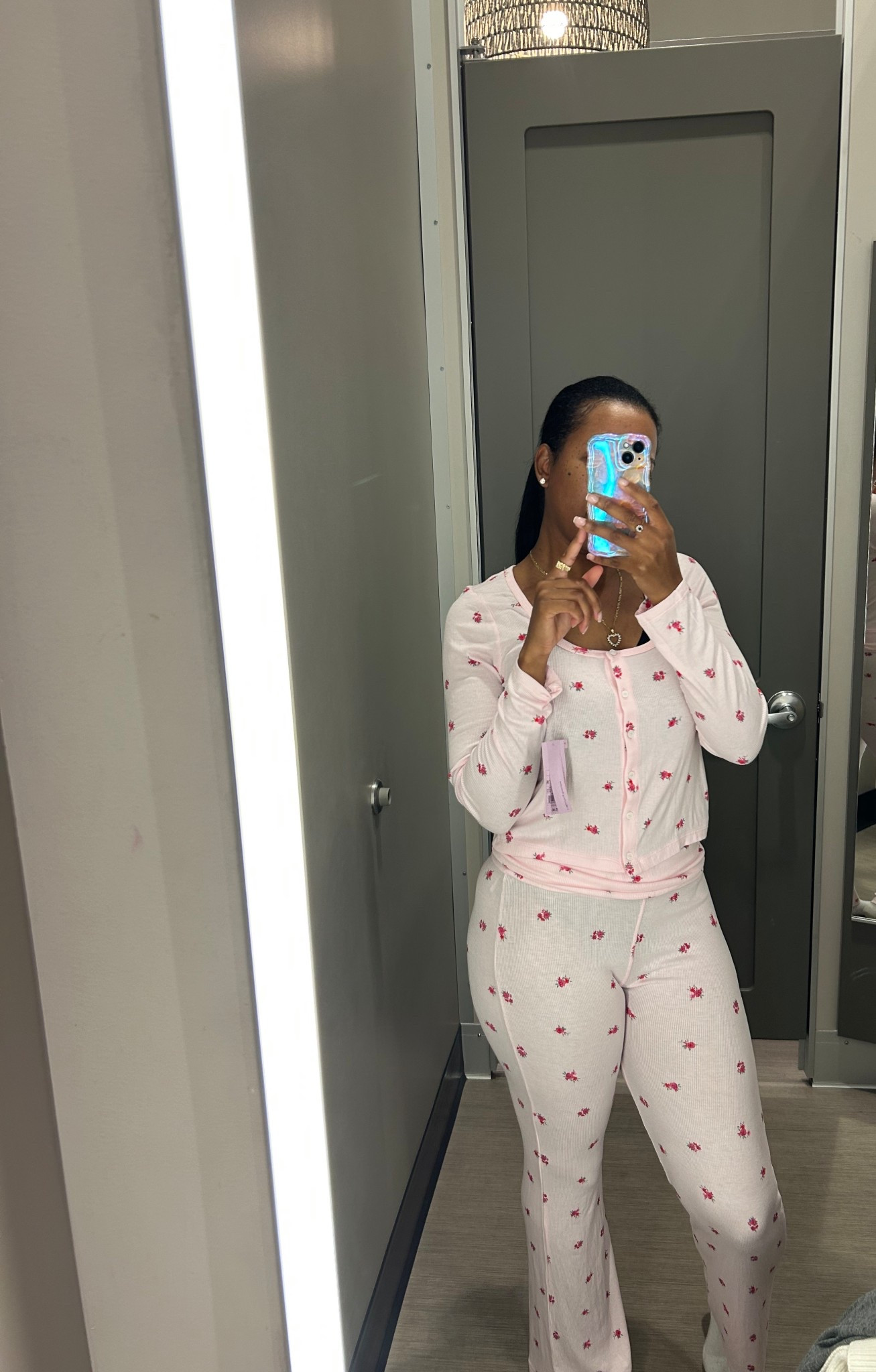 New arrivals! Valentine’s Day pajamas 💕
#newarrivals #pajamas #cozy #valentinesday #tryon 

#LTKootd #LTKValentine #LTKgrwm