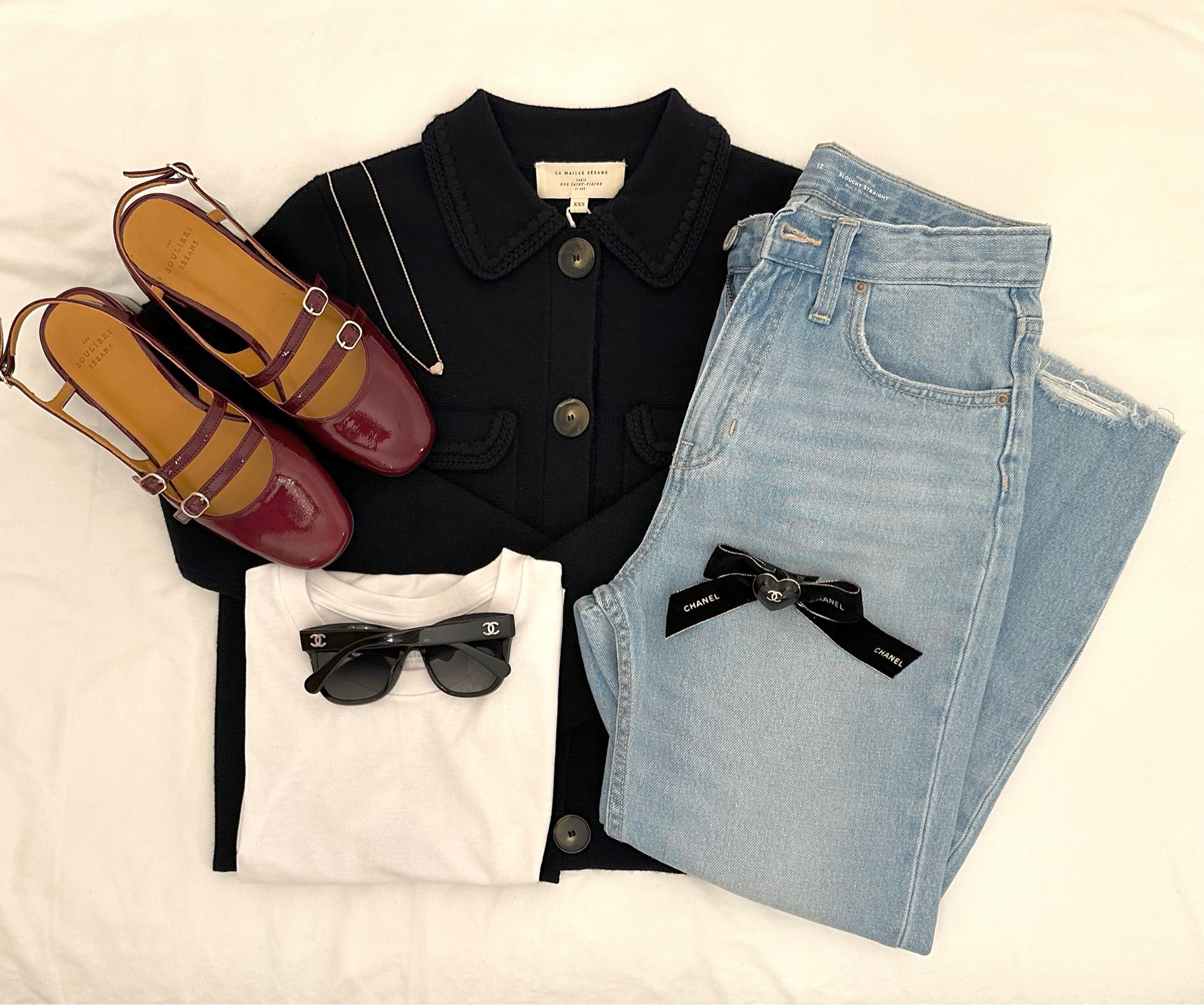 Ootd hôm nay của mình:
Áo betty cardigan XXS
Quần jeans size 24
Tshirt XXS
Giày 36 

#LTKstyletip #LTKfamily #LTKSeasonal