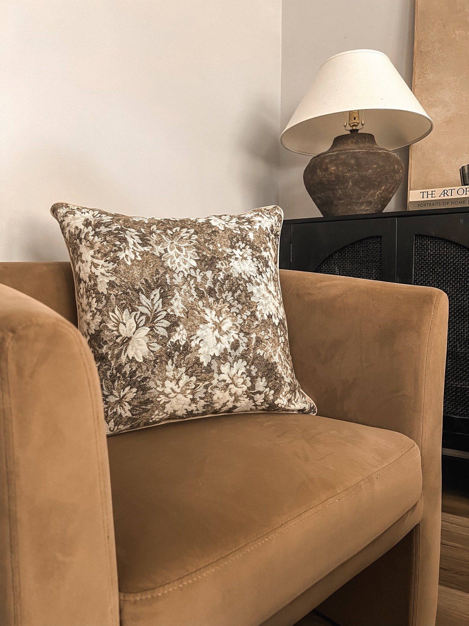 Real talk: I own a TON of pillows & pillow covers, some of which cost more than I’d like to admit 🙈

But the quality & price of this gorgeous one here has me questioning why I paid so much for the others!

Neutral home decor, home styling, affordable decor, Amazon finds, spring pillows, accent pillows, living room, accent chair, look for less, budget friendly decor, vintage inspired decor

#LTKHome