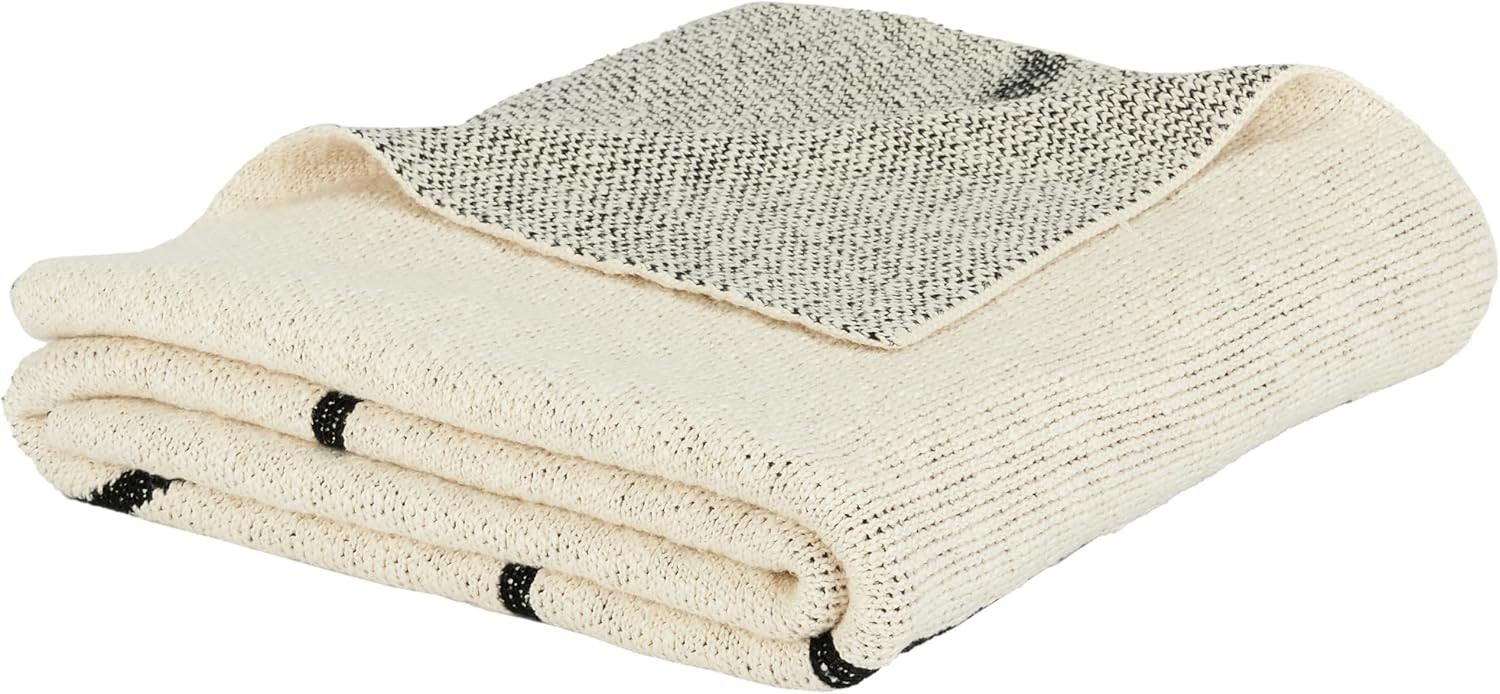 SAFAVIEH Home Collection Cleon Black/Ivory Cotton 50 x 60 Decorative Accent Throw Blanket | Amazon (US)