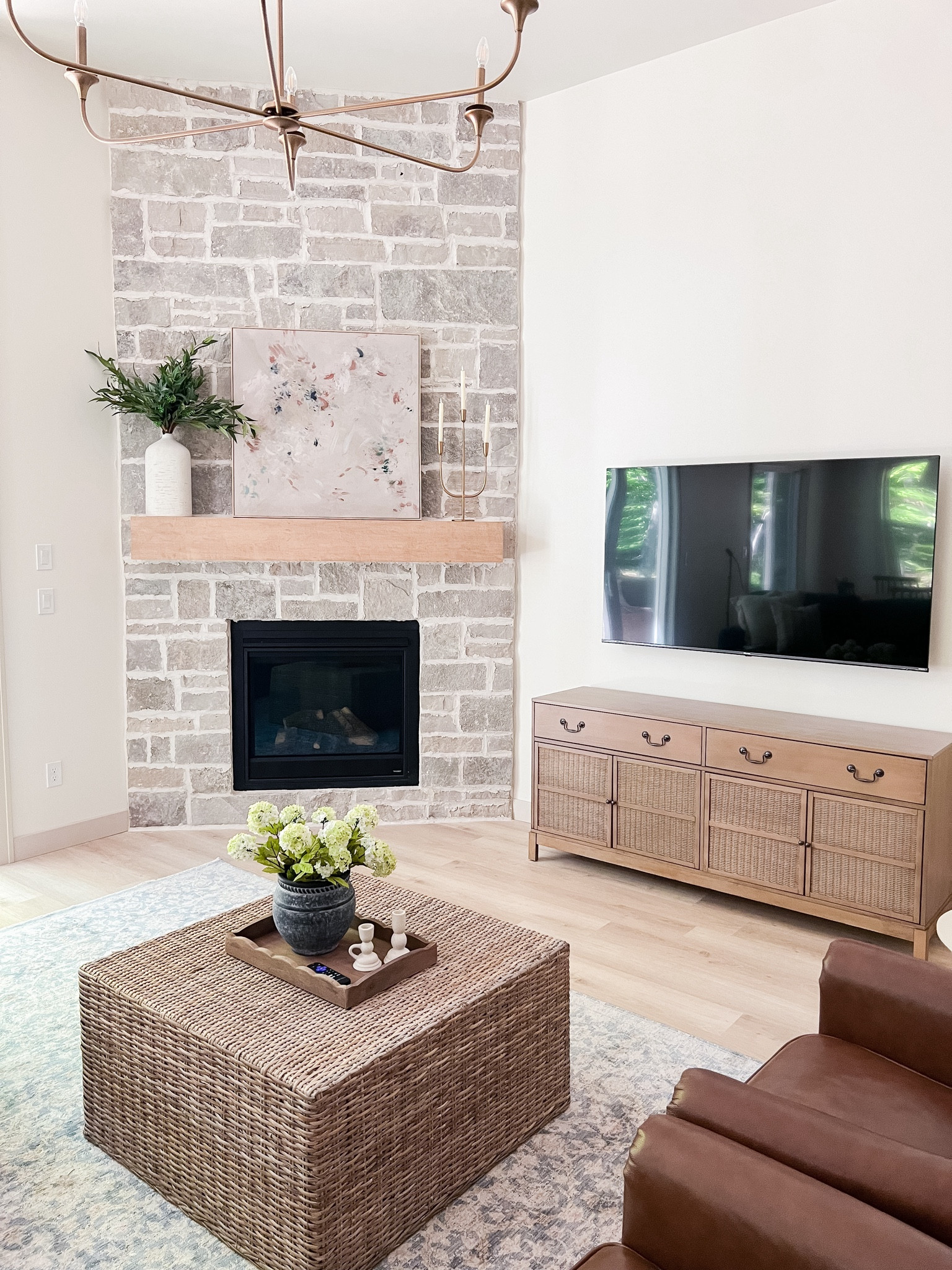 Cottage living room links! 

#LTKHome #LTKFindsUnder100 #LTKStyleTip