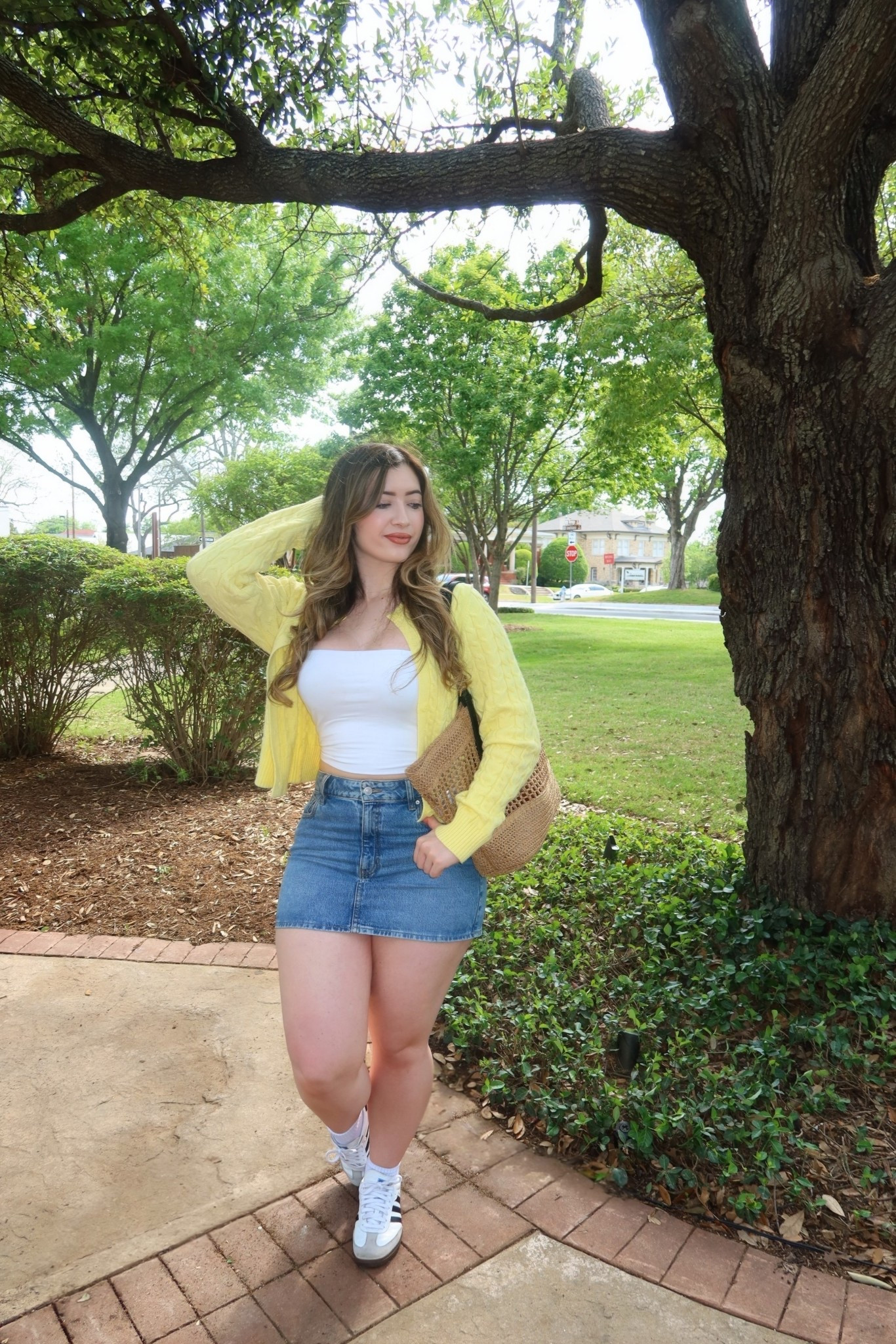 denim skirt spring outfit 