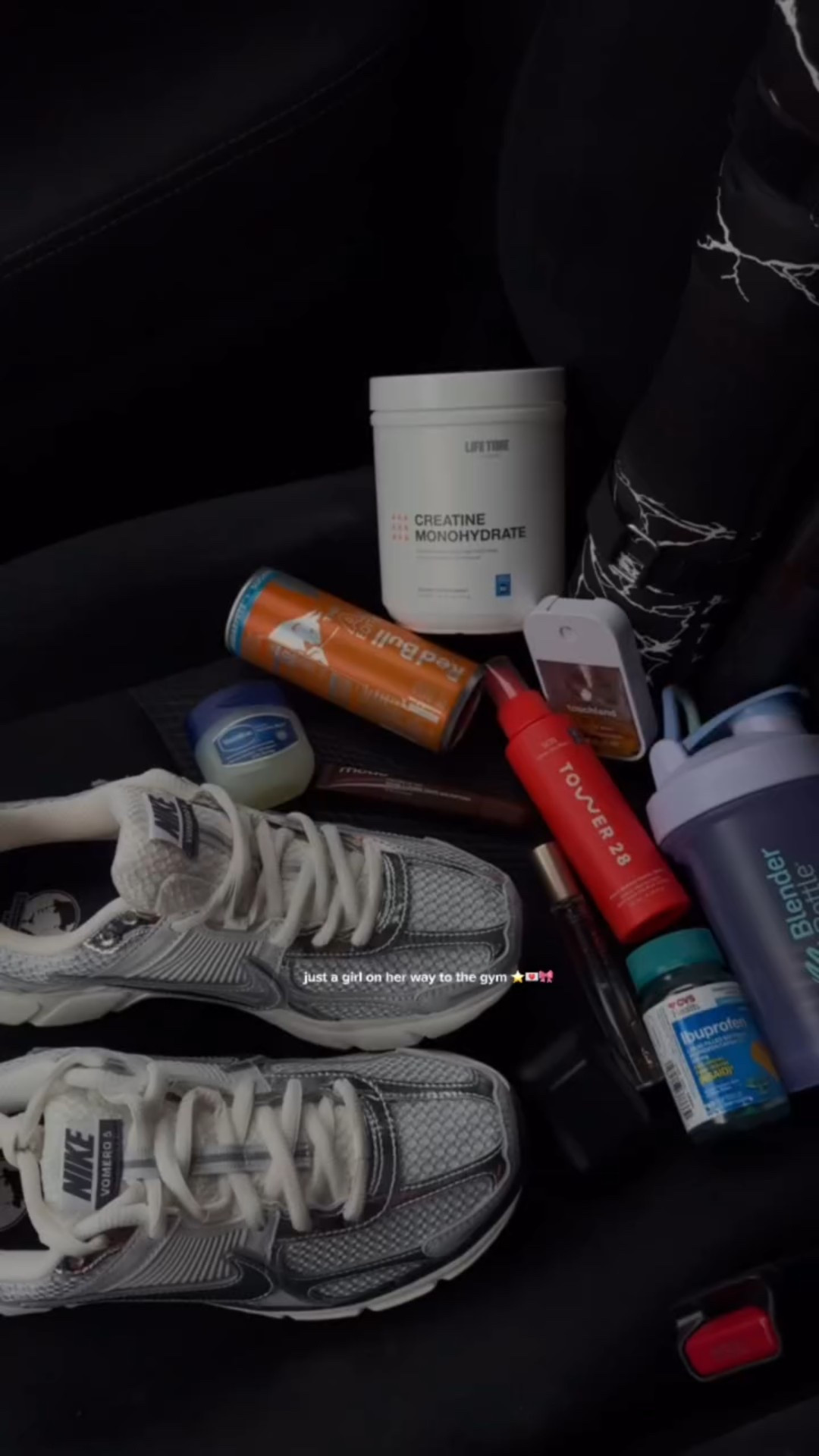 a peak into what’s in my gym bag👟🎀💄

- follow @w.gutwa for more 🫶🏾

#discoverunder5k #trending #explorepage #reels #microinfluencer #reelsinstagram #exploremore #viralreels #viral #explore #discoverunder10k #contentcreator #blackgirl #whatsinmybag #whatsinmygymbag #gymshark #gymrat #gymlife #gymgirl #gymreels #gymgirls #gymlifestyle #redbull #creatine #gymessentials #tower28 #rhodeliptint #touchland #blenderbottle #gymbag