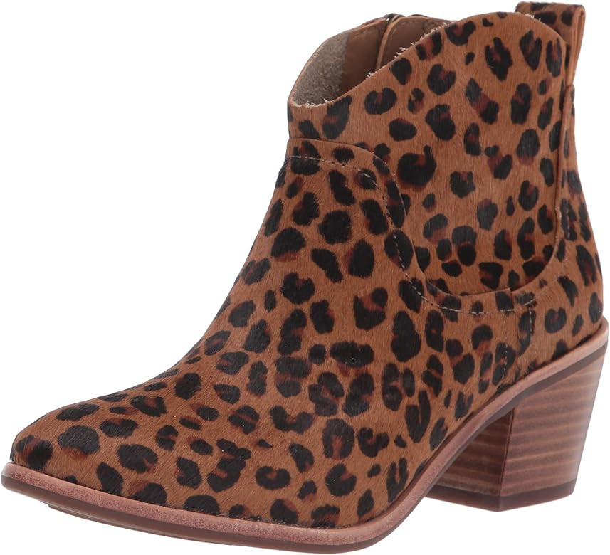 UGG Women's Kingsburg Ankle Boot | Amazon (US)