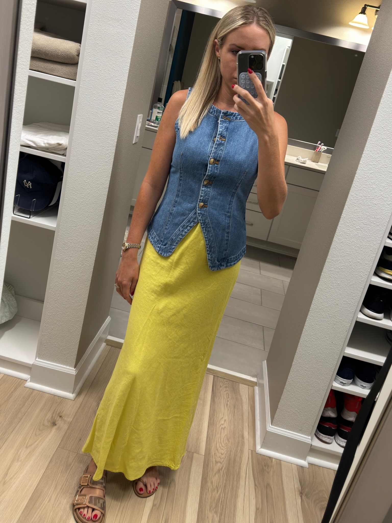 It’s giving @ballerinafarms - Jean best - country concert outfit - I find that madewell runs really big I am normally a 4 and I wear this vest in a 2  

#LTKSeasonal #LTKFindsUnder100 #LTKStyleTip