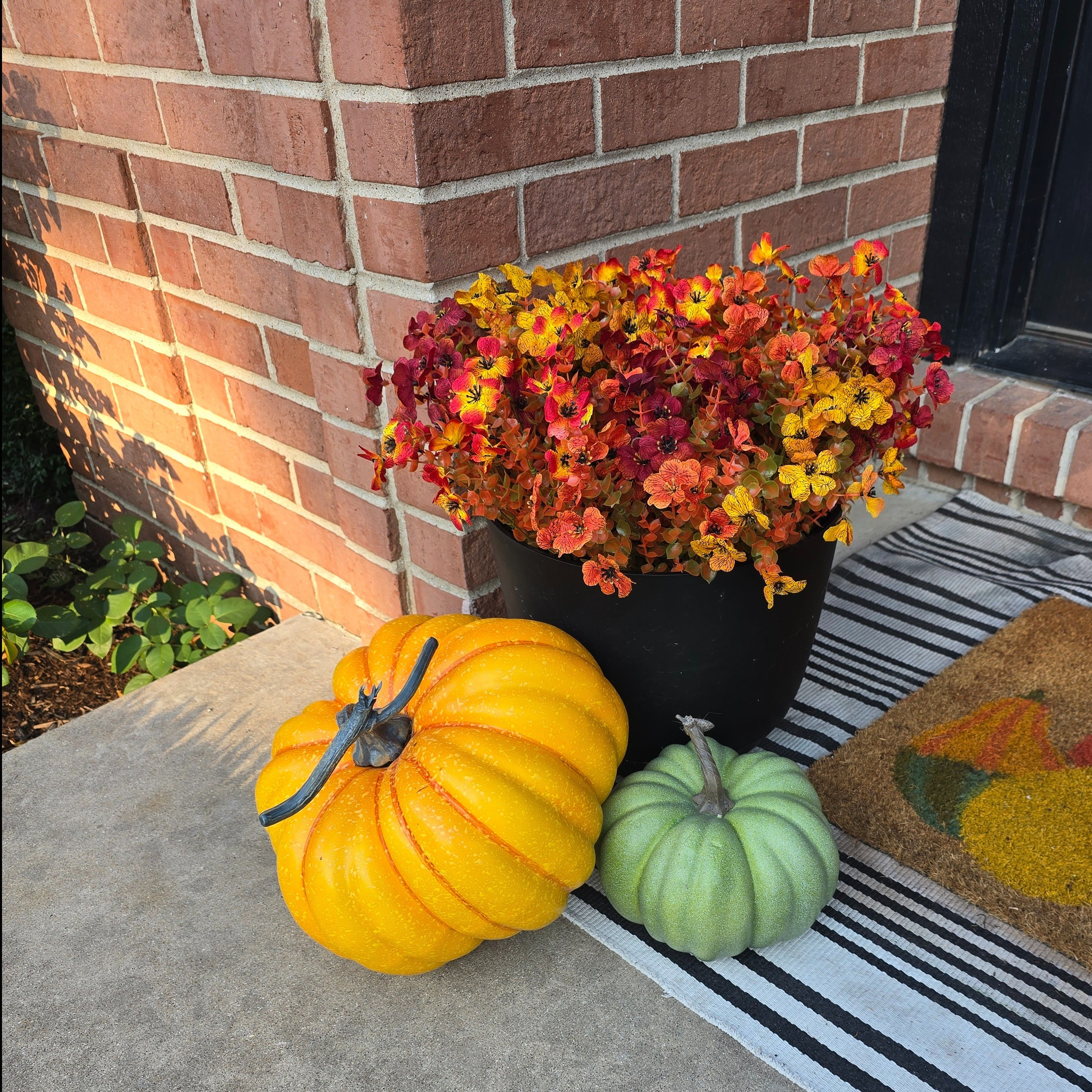 Faux fall flowers 

#LTKSeasonal #LTKFindsUnder50 #LTKHome