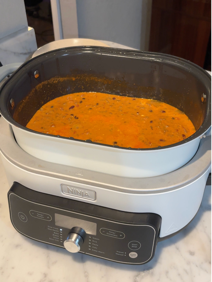 crockpot recipes - crockpot meals - crockpot chili ! recipe below with ingredients : 
* 1½–2 lb ground beef (80/20 for best flavor)
* 1 medium onion, diced
* 3 cloves garlic, minced
* 1 green bell pepper, diced (optional but recommended)
* 2 (15 oz) cans kidney beans, drained & rinsed
* 1 (15 oz) can black beans, drained & rinsed
* 1 (28 oz) can crushed tomatoes
* 1 (10 oz) can Rotel (diced tomatoes w/ green chilies)
* 2 cups beef broth
* 2 tbsp tomato paste

**Seasonings**

* 2½ tbsp chili powder
* 2 tsp ground cumin
* 1 tsp smoked paprika
* 1 tsp onion powder
* 1 tsp garlic powder
* ½–1 tsp cayenne pepper (optional, to taste)
* 1½ tsp salt (adjust at end)
* 1 tsp black pepper

**Creamy finish (add at the end)**

* 6 oz cream cheese, softened and cubed
* ½ cup heavy cream or sour cream
 
### 🔥 Instructions (Ninja Foodi)

#### 1️⃣ Sauté (Highly Recommended)

1. Set Ninja Foodi to **Sauté (High)**.
2. Brown the ground beef, breaking it up well.
3. Add onion and bell pepper; cook 3–4 minutes until soft.
4. Add garlic; cook 30 seconds.
5. Drain excess grease if needed.

#### 2️⃣ Build the Chili

1. Turn **Sauté OFF**.
2. Add beans, crushed tomatoes, Rotel, beef broth, and tomato paste.
3. Stir in all seasonings.

#### 3️⃣ Slow Cook

* Set to **Slow Cook – Low for 6–8 hours**
  *or*
* **High for 3–4 hours**

 

 #LTKdayinmylife #LTKfoodie #LTKHome