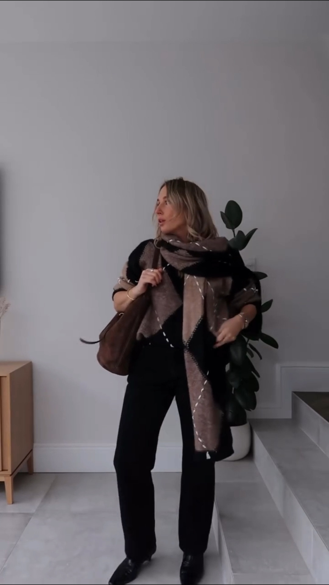 Never one to describe myself as cool but the minute I put this knit on I was just like, this is cool.

Knit @nextofficial 
Jeans @levis 
Bag @littleliffner 
Boots @mango 

*some pr

Everyday style, everyday outfits, over 30’s style, daily outfit inspiration, mum outfits, elevated basics, smart casual outfits, real-life style inspiration, styling tips, neutral style, London street style, fall outfit ideas