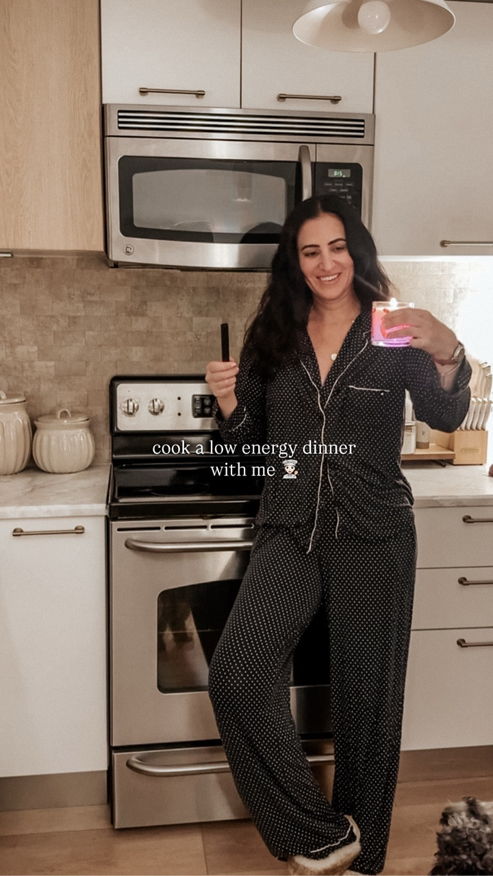 Low energy, mildly grumpy, still gotta eat 🤍👩🏻‍🍳✨ 

Type Shop for details! 

#eveningvibes ⁣#vlog #cookingathome