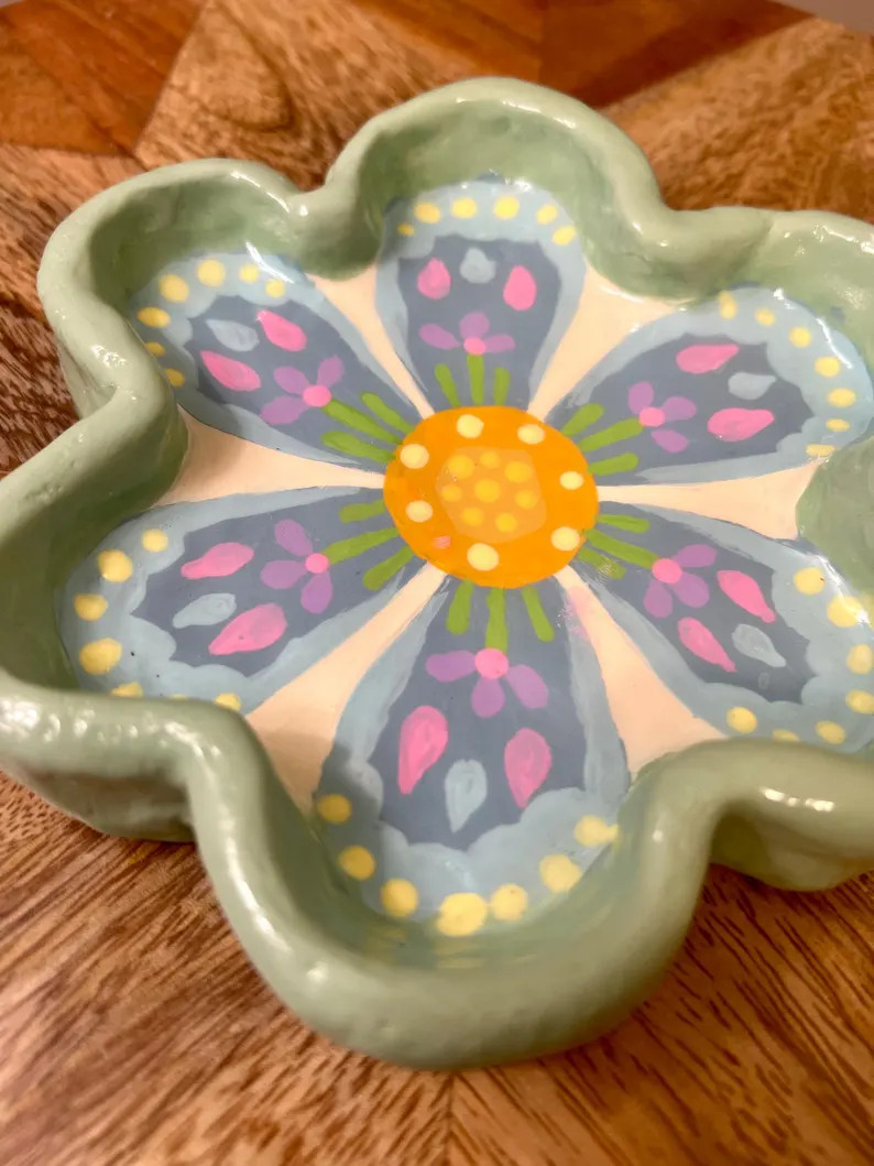 Large Handmade Clay Flower Trinket Dish - Etsy | Etsy (US)