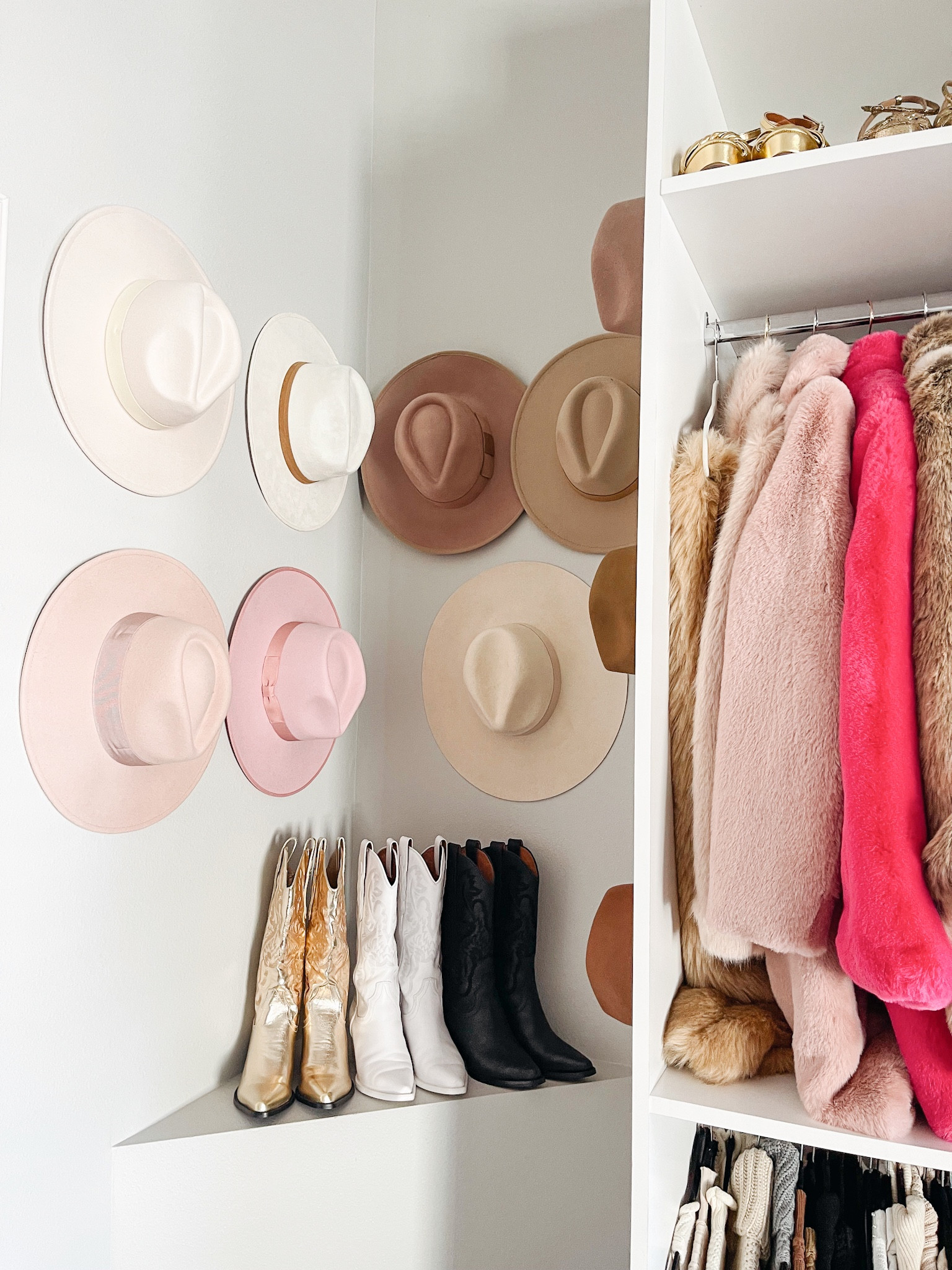 New year closet refresh!

#hatwall #closetorganization #widebrimhat #bohohats #cowgirlboots #westernboots #goldboots #blackboots #whiteboots

#LTKFind #LTKshoecrush #LTKhome