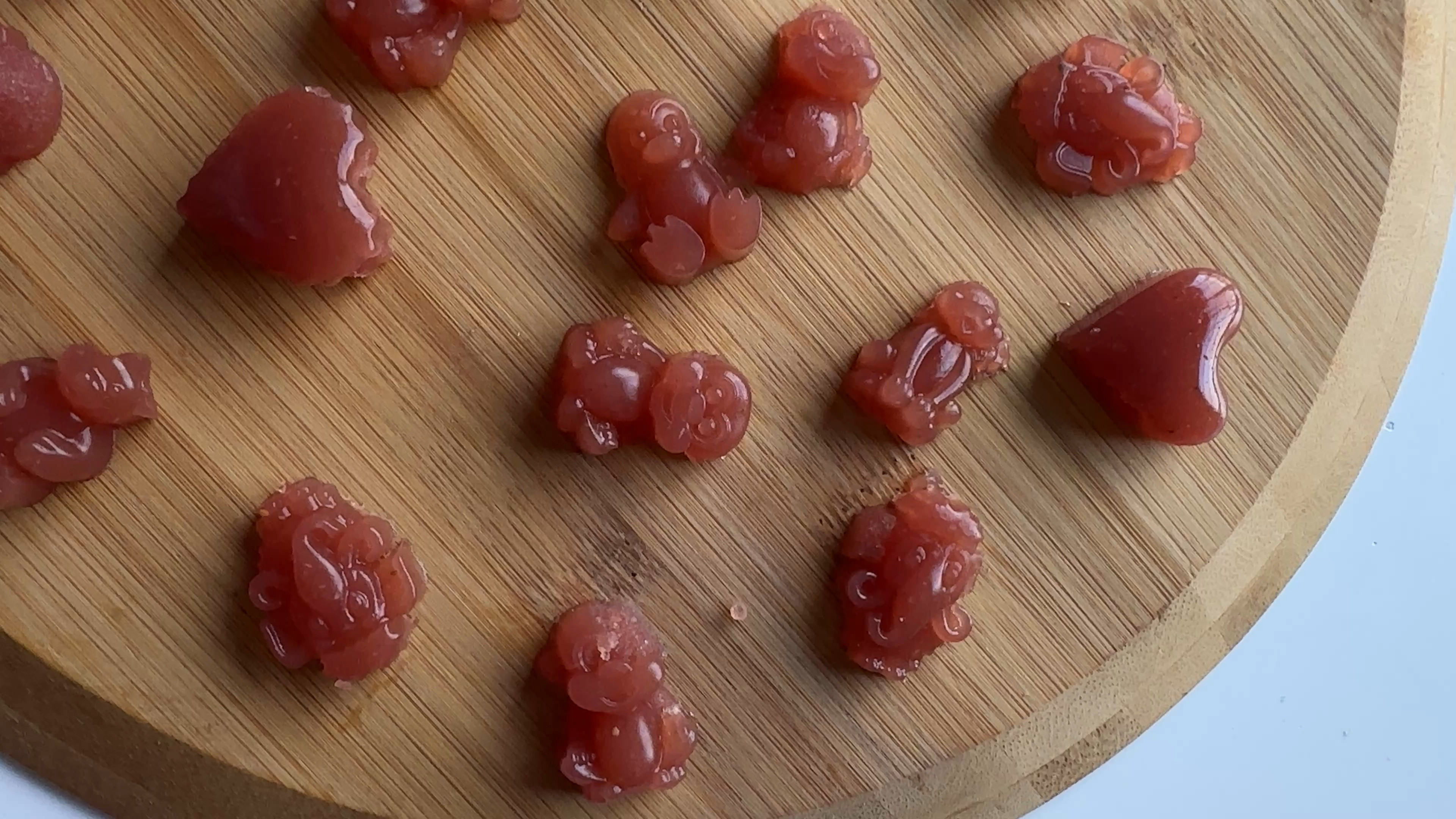 Homemade fruit snacks 